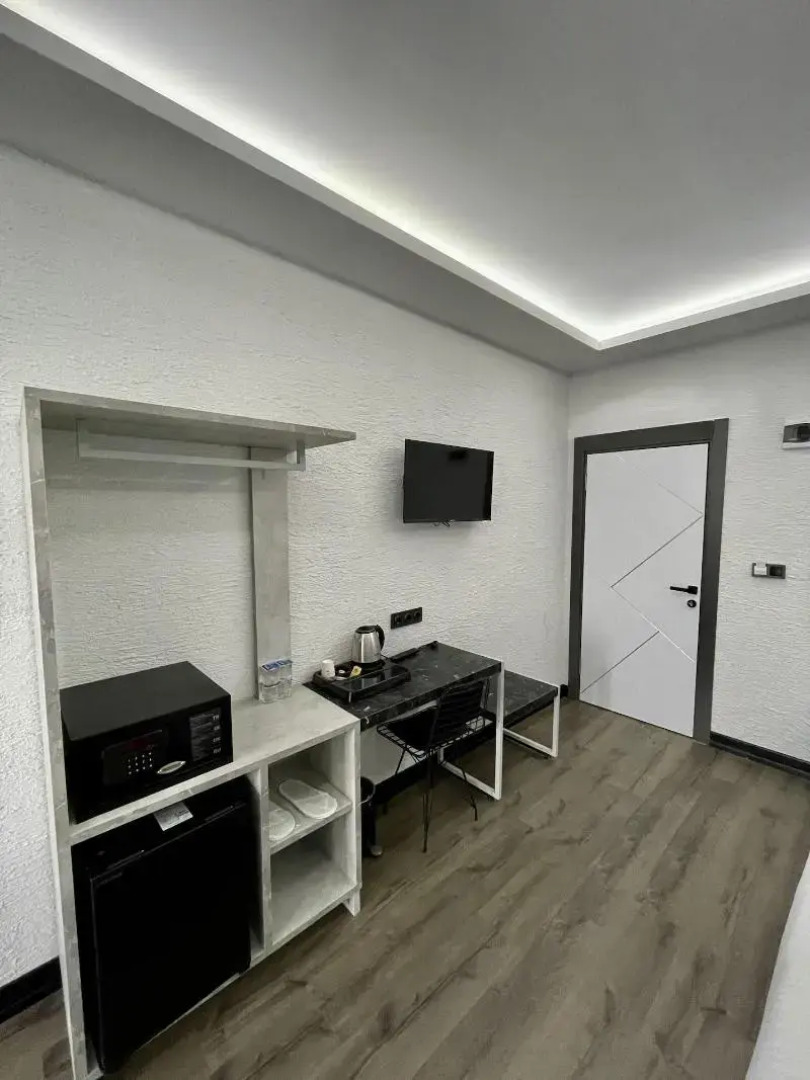 Melanj Airport Hotel