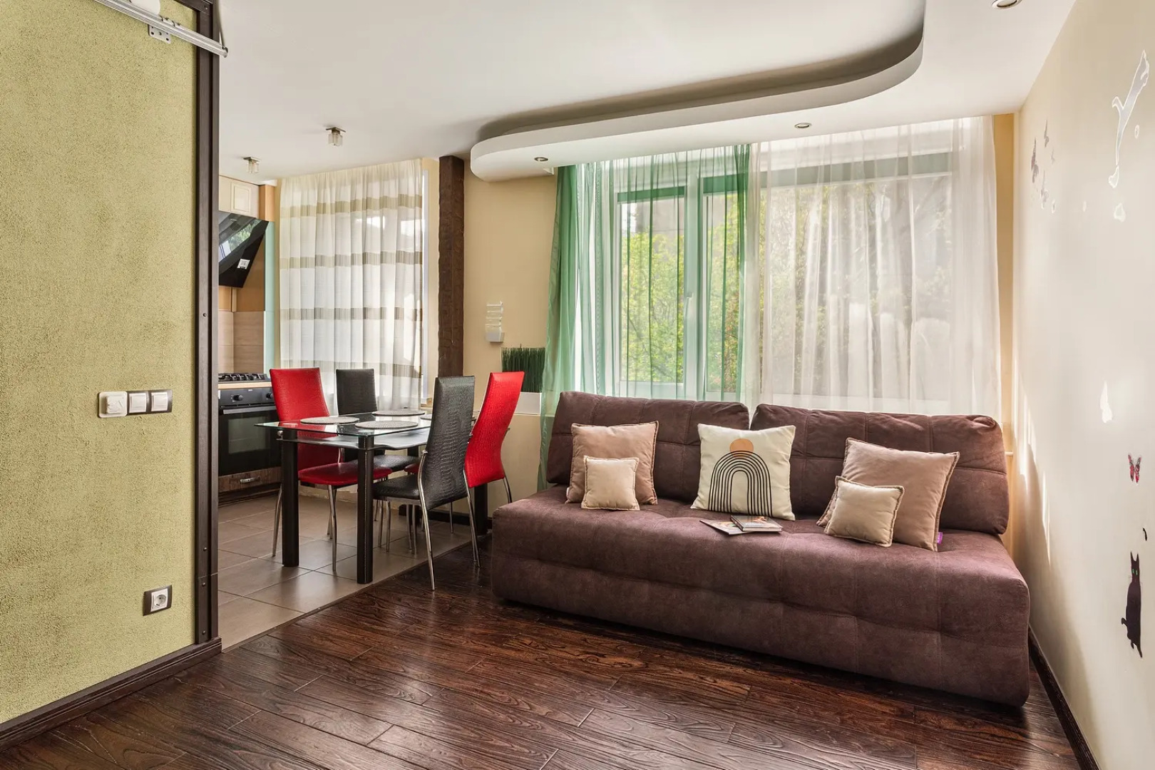 Апартаменты J&N Apartments Двухкомнатные с гидромассажной ванной Советская 10