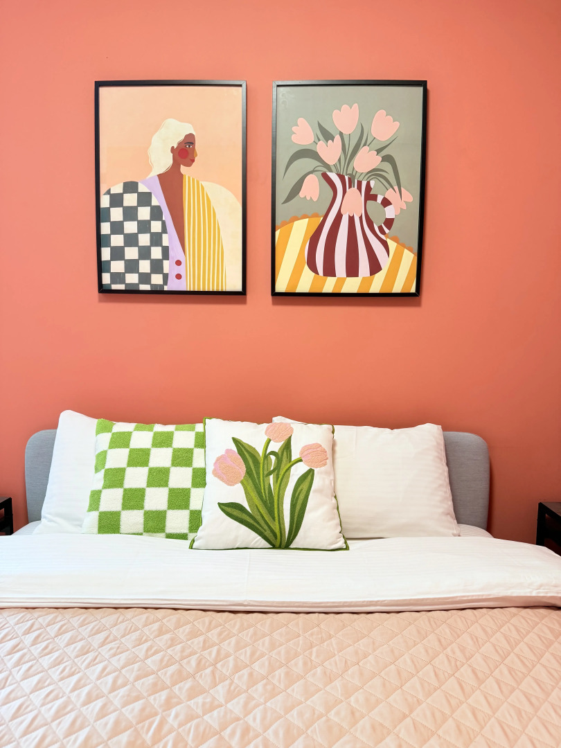 Квартира Роскошная двухкомнатная квартира в сталинке с видом на Аллею Героев