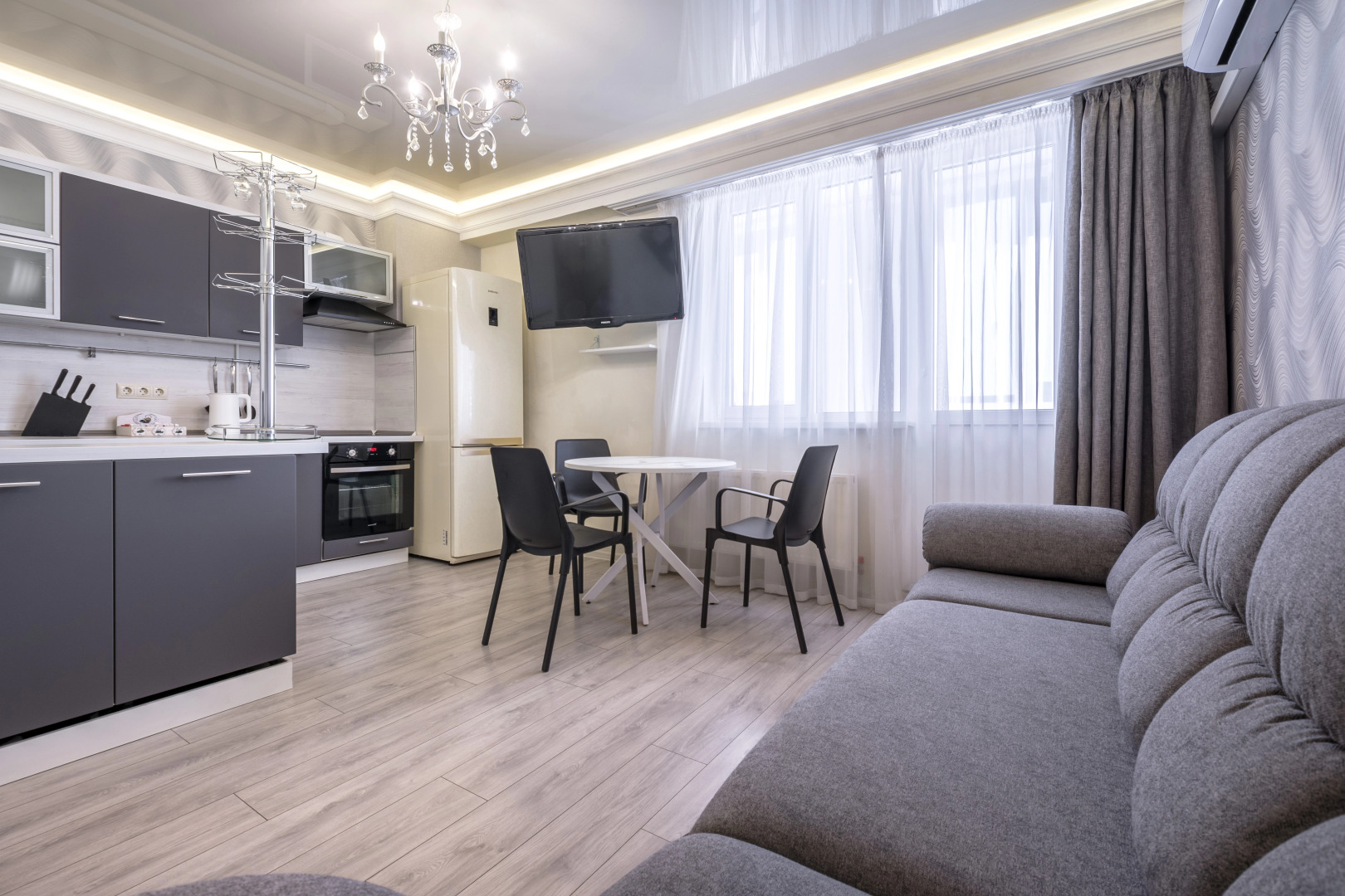 Апартаменты Эксклюзивные с ванной на балконе и видом на Marriott в ЖК Центральный