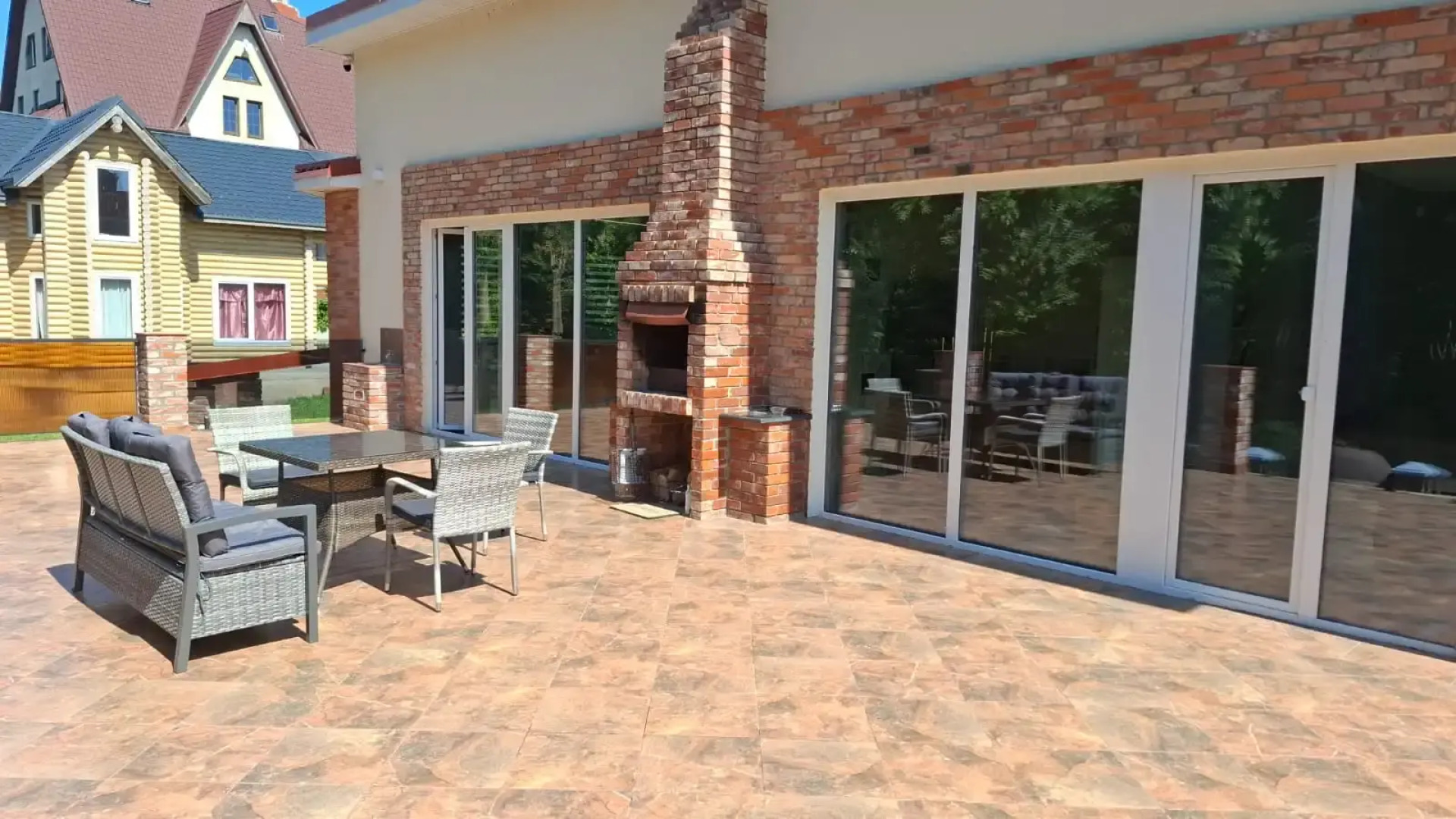 "Вилла 28" студия 1 на первой береговой линии