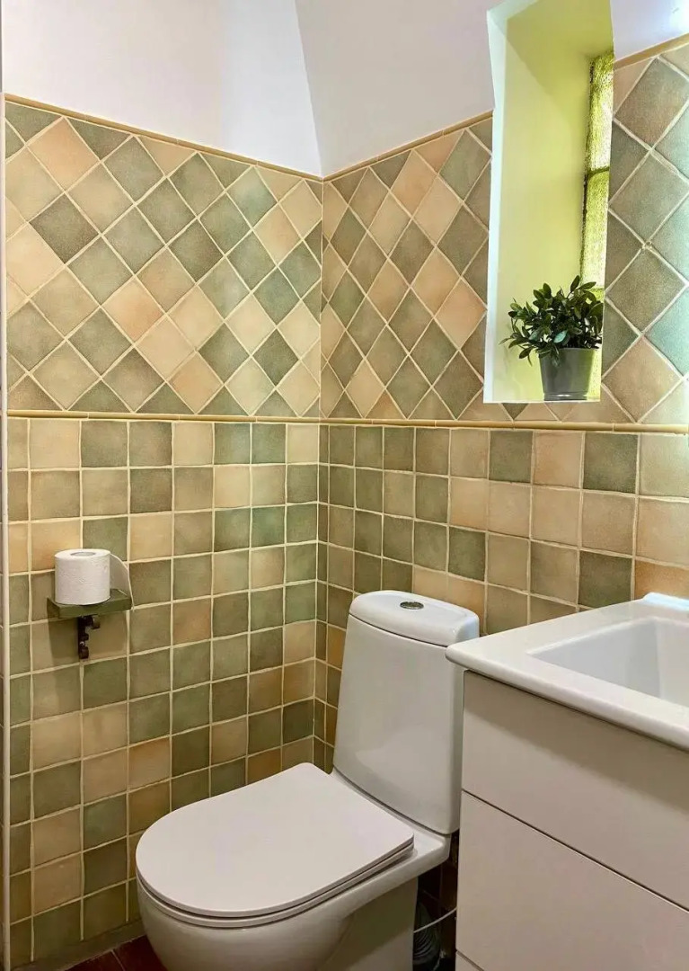 Частный дом с садом и бассейном