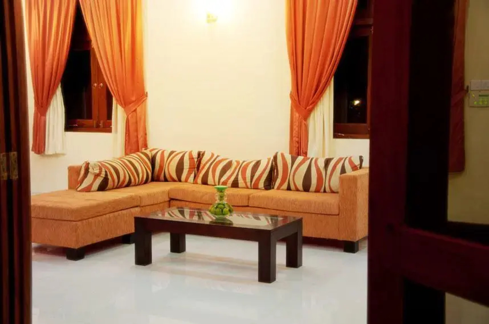 Отель The Airport Villa