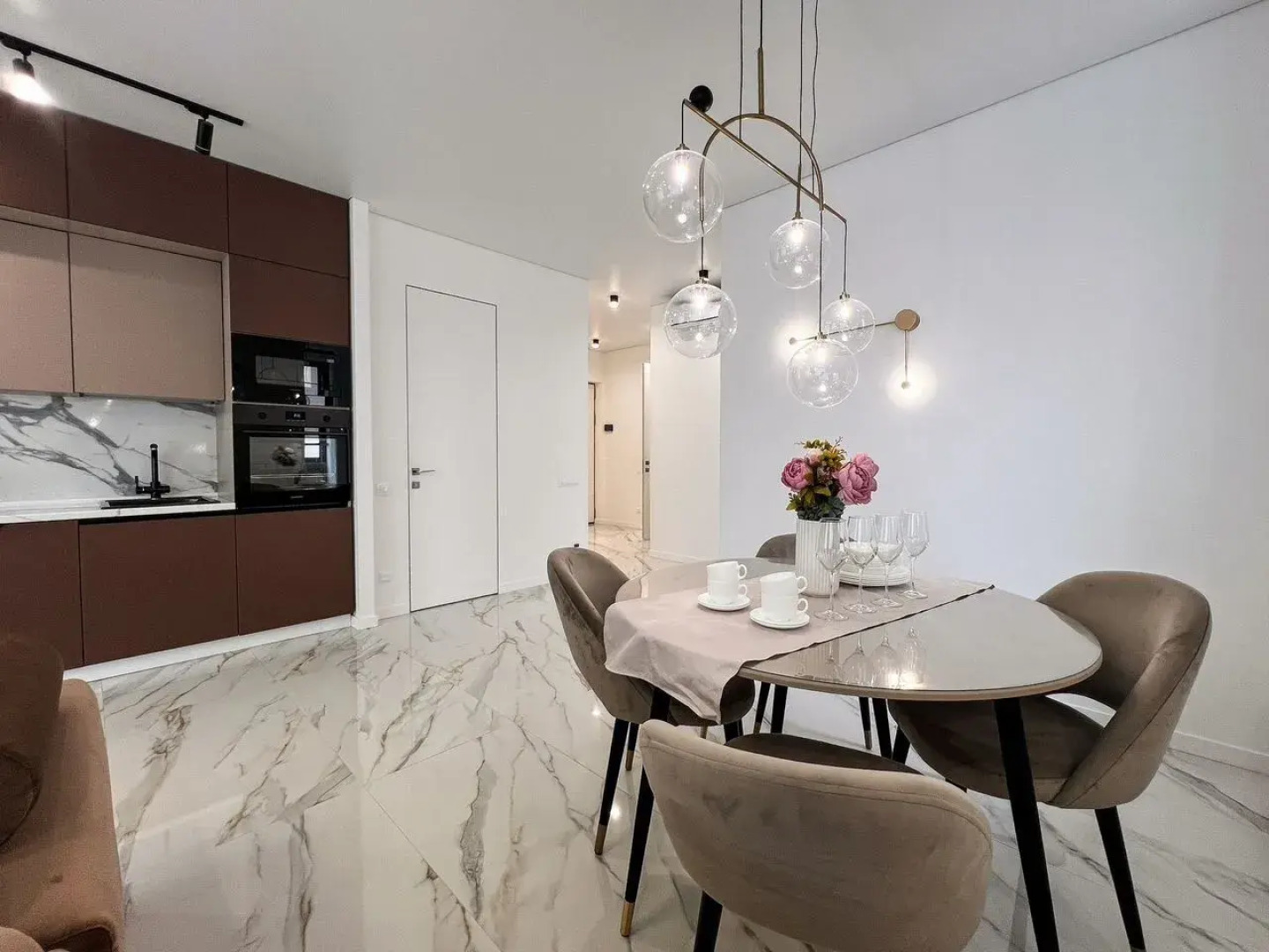 Квартира Дизайнерская Евро 2ка Sunvilles в Савин Хаус