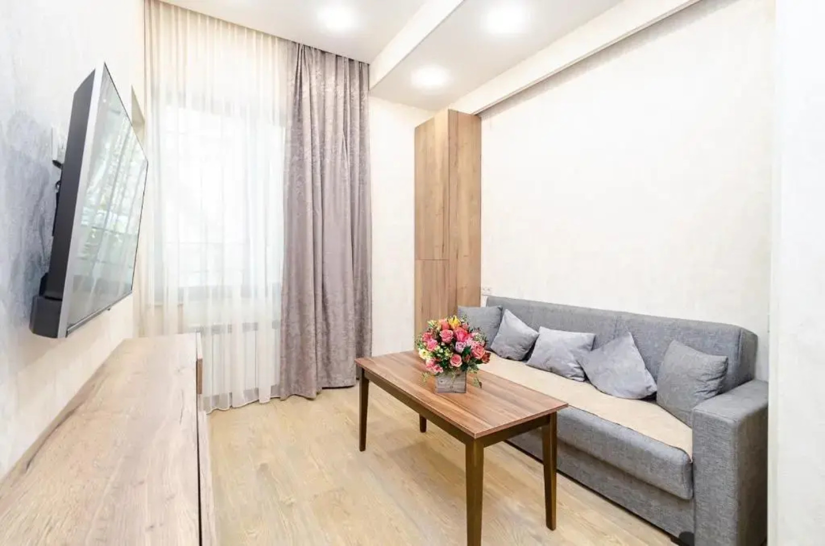 Квартира Двухкомнатная в Центре со Свежим Ремонтом