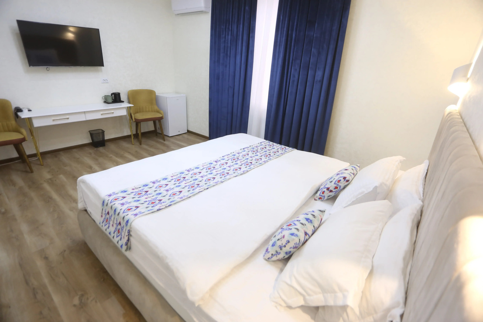 Отель Bibihojar