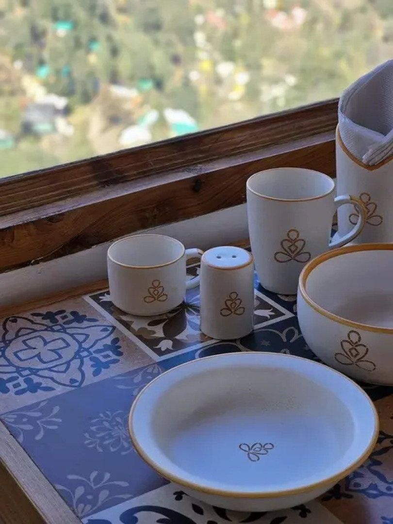 Хостел Young Monk Hostel & Cafe Jibhi