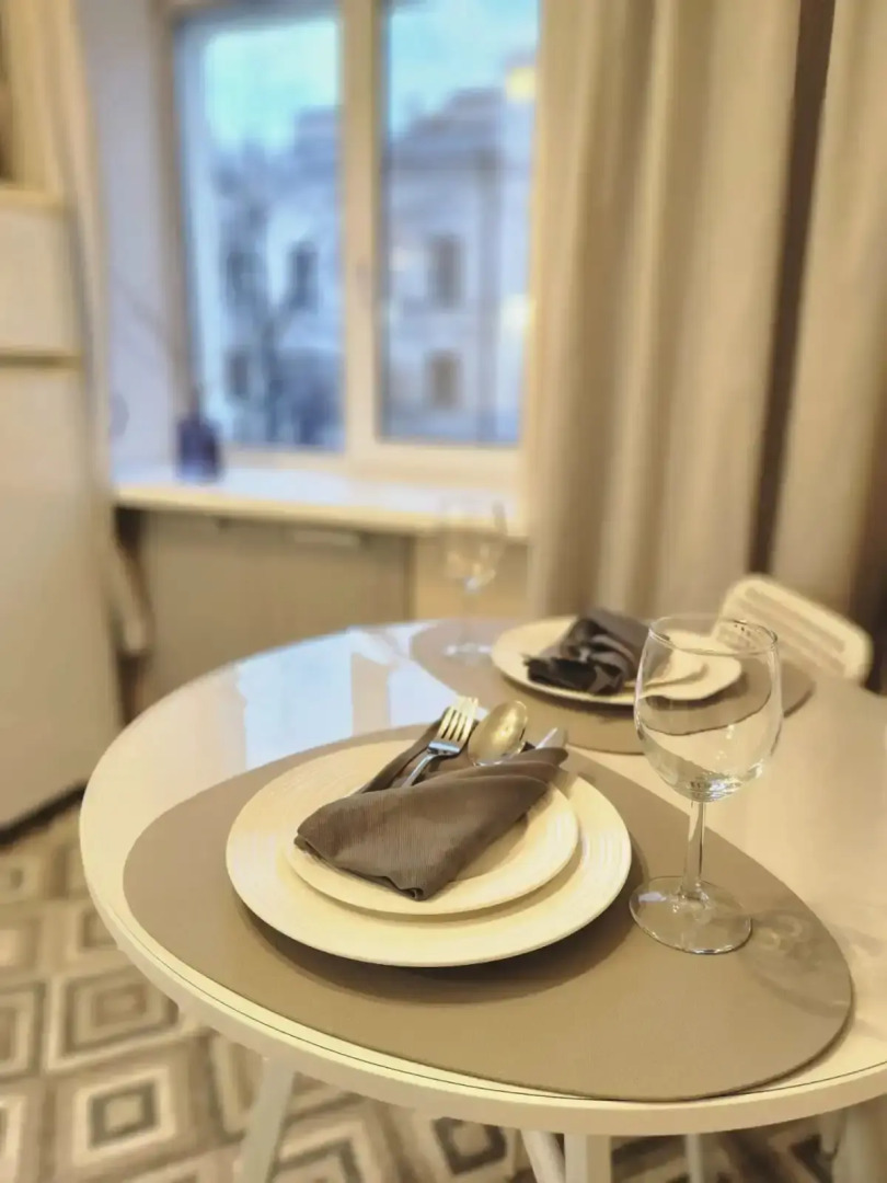 Квартира новая и светлая, рядом Кремль и парк Черное озеро