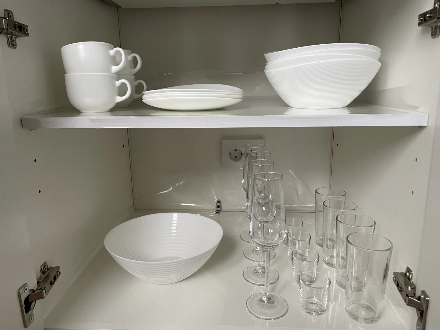 Квартира с проектором у метро в новом доме