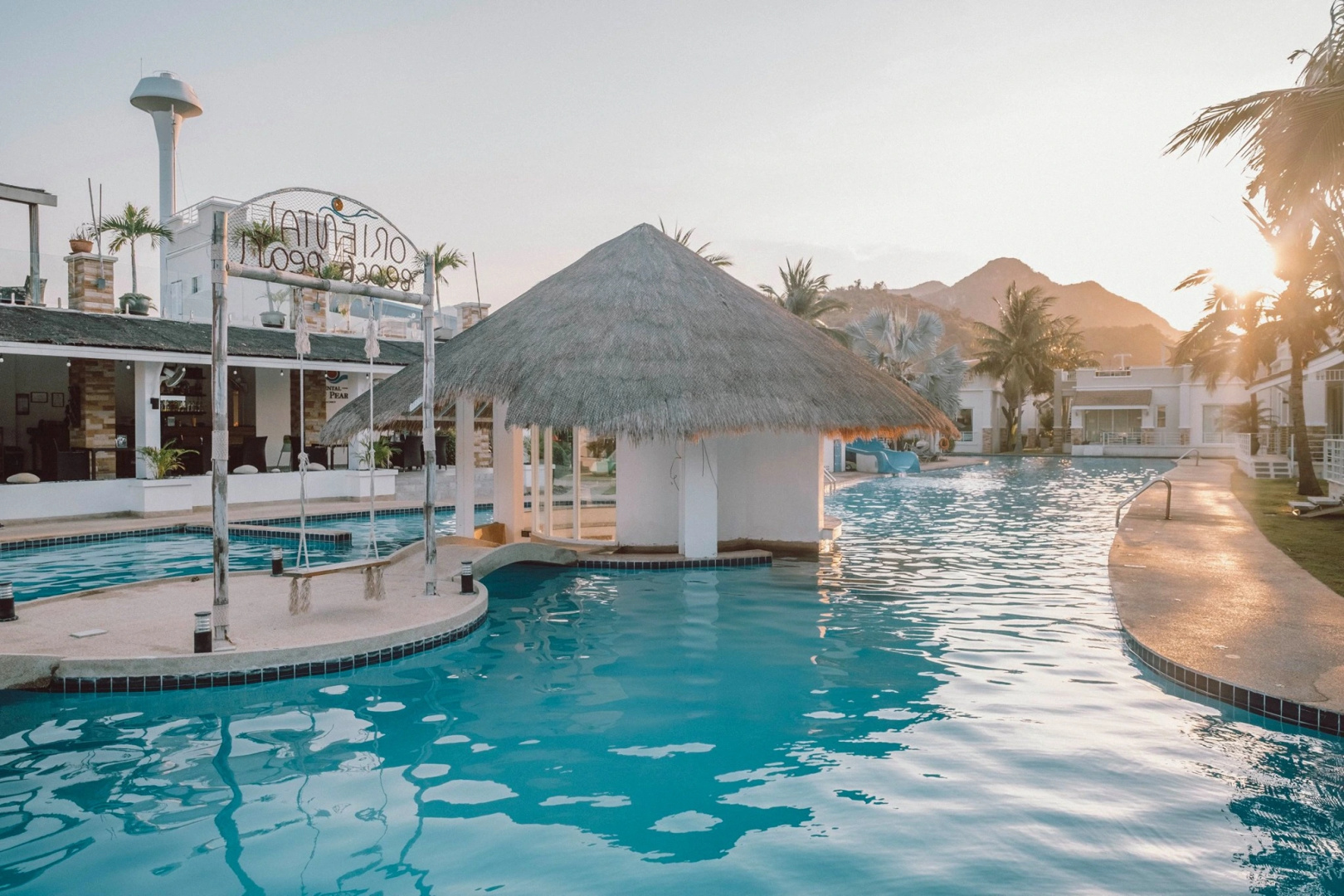 Отель The Oriental Beach Pearl