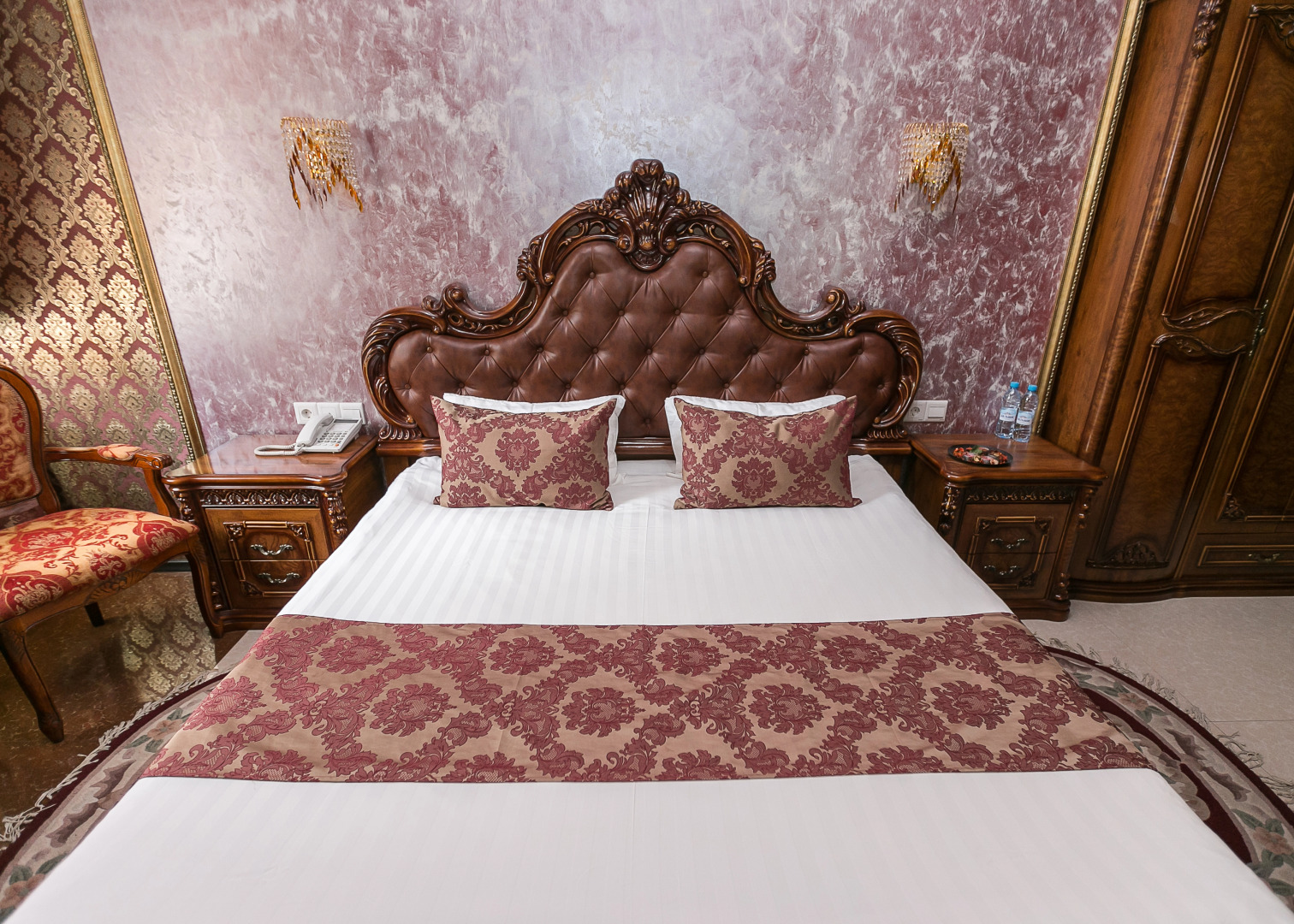 Golden House Отель