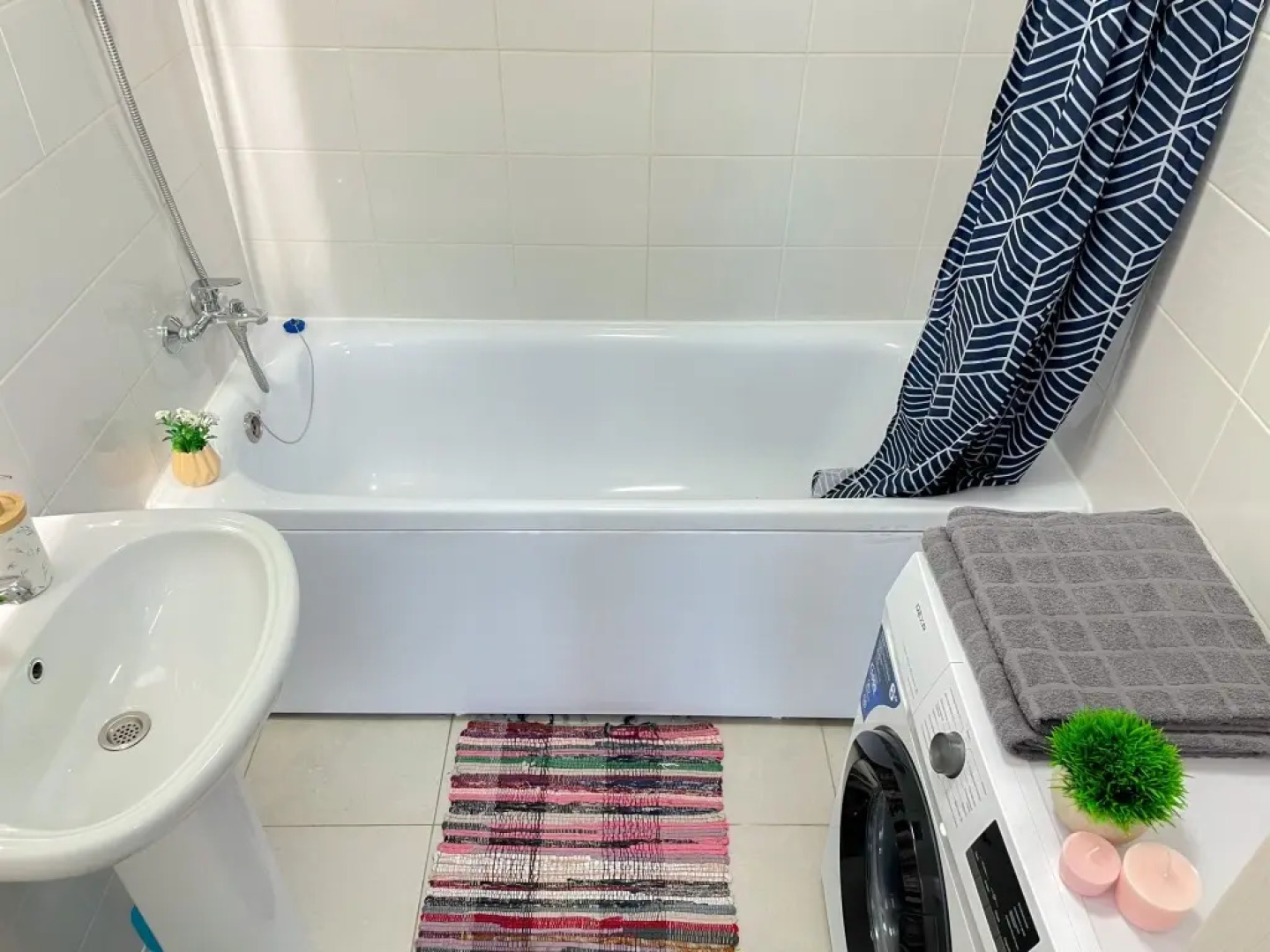 Апартаменты Sunny Days Apartment Оранж Парк 13