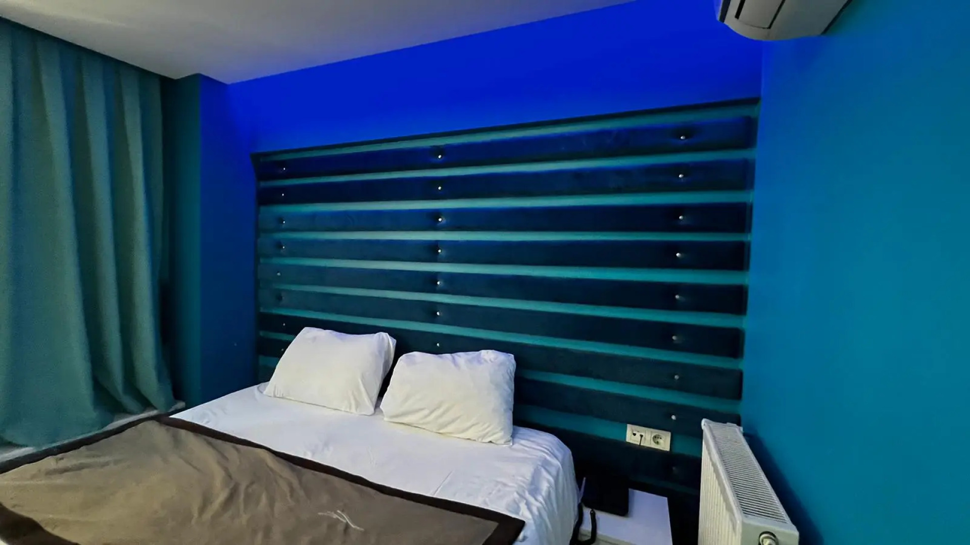 Отель Moon Blue