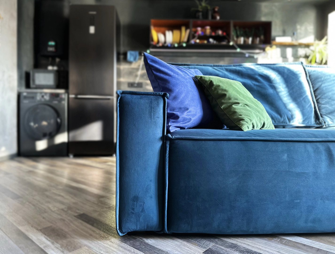 Квартира Двухкомнатная в Стиле Loft с Видом на Бухту Золотой Рог