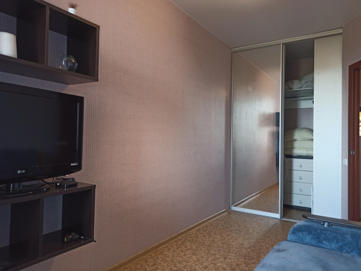 Квартира с видом на пойму реки Царица