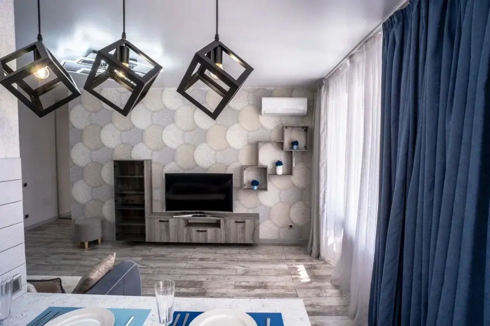 Апартаменты евродвушка со стильным ремонтом в самом центре города