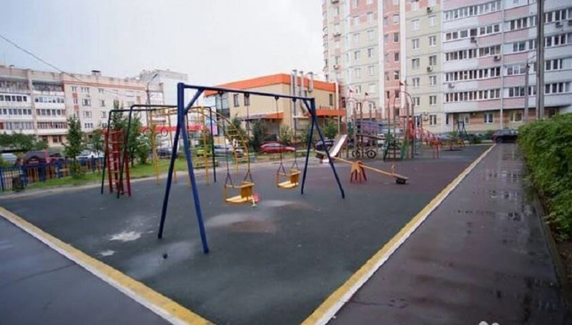 Хостел Happy House на Холмогорова