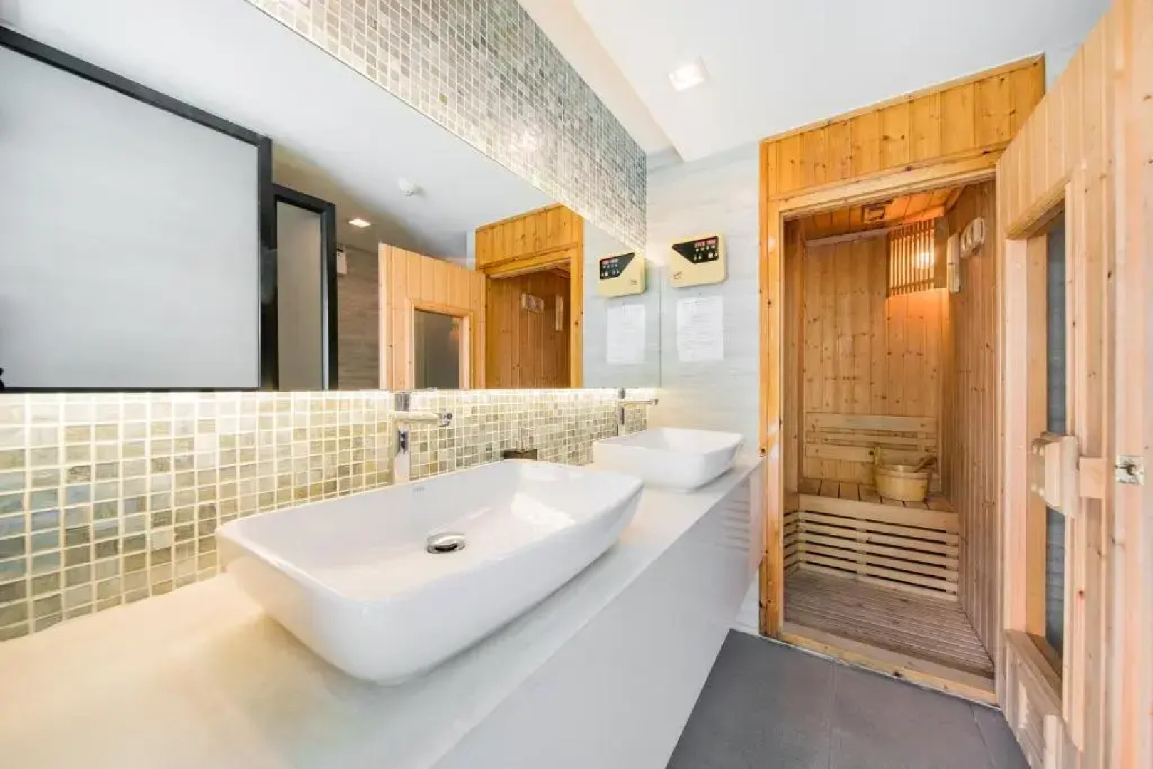 Отель Aster Hotel and Residence