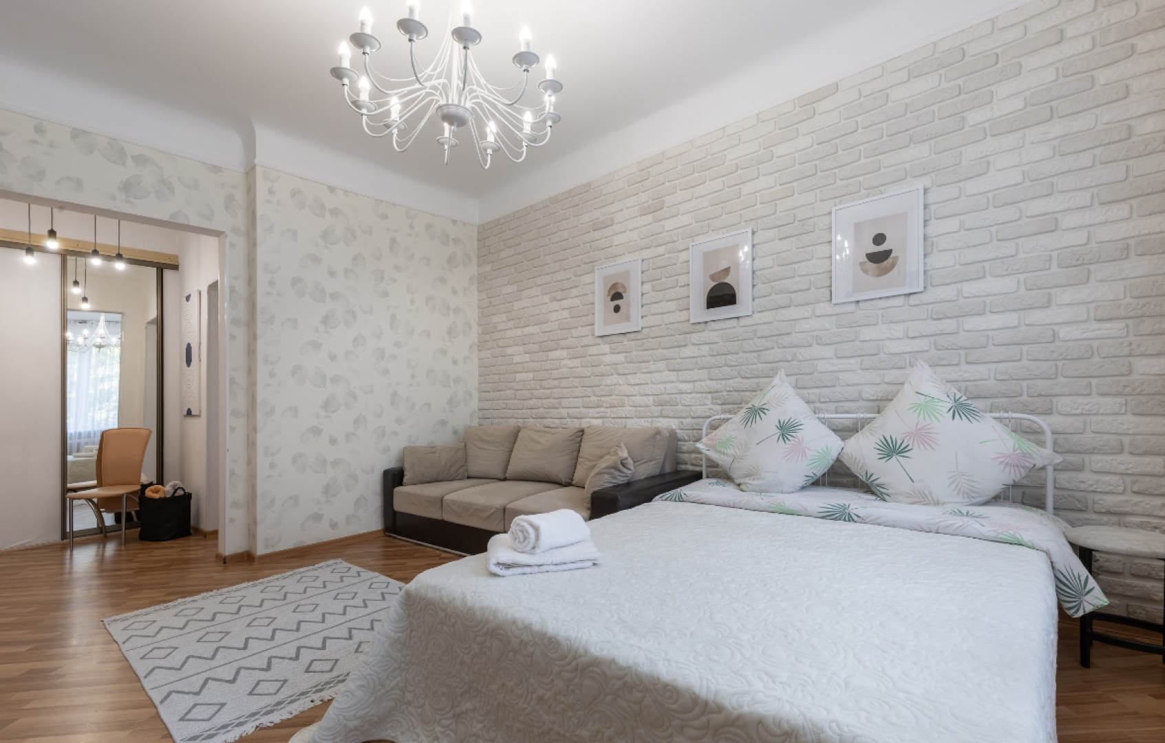 Квартира Трехкомнатная квартира с видом на город