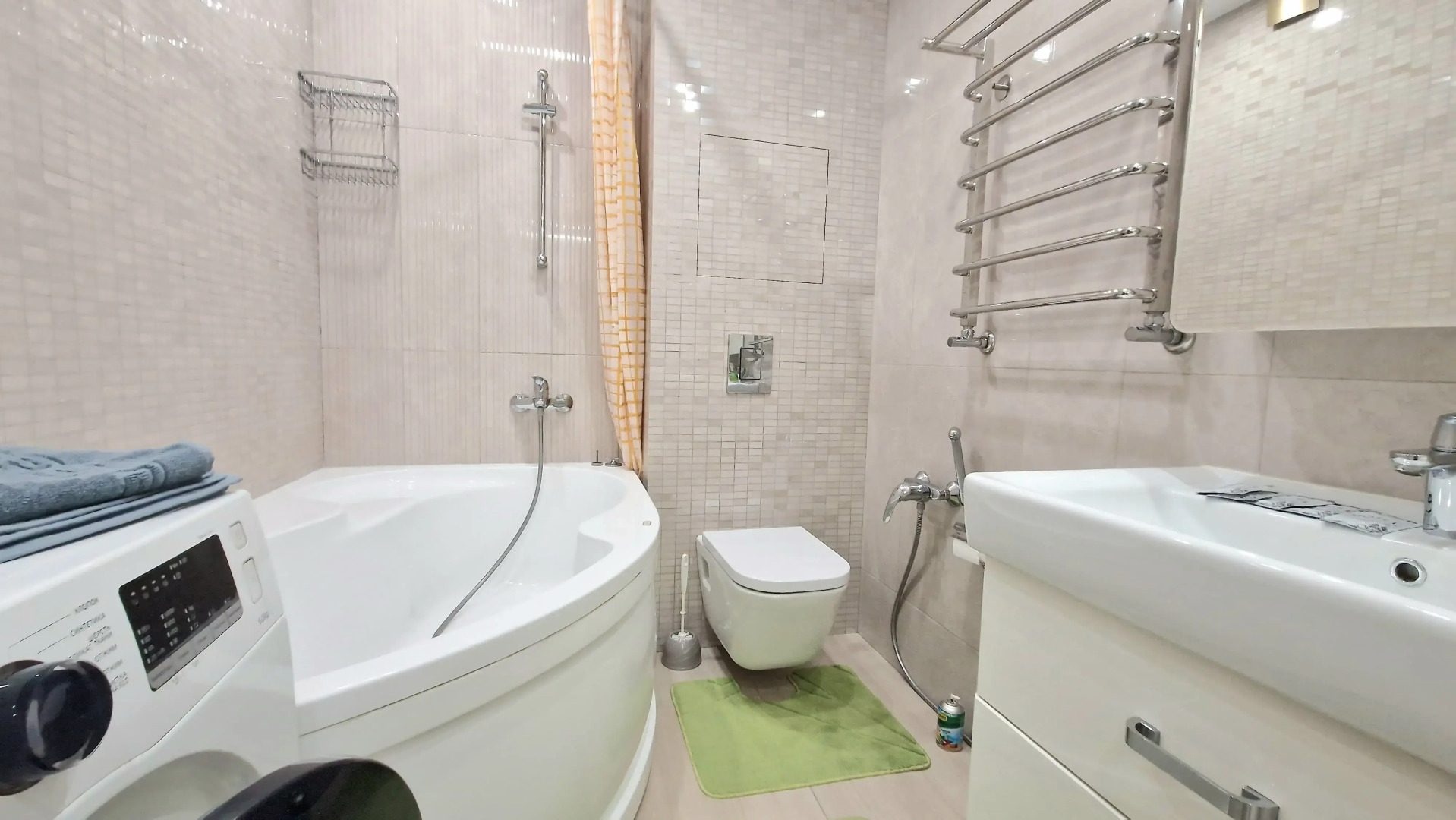 Квартира с панорамным видом на реку Казанка и Казанский кремль, рядом со станцией метро