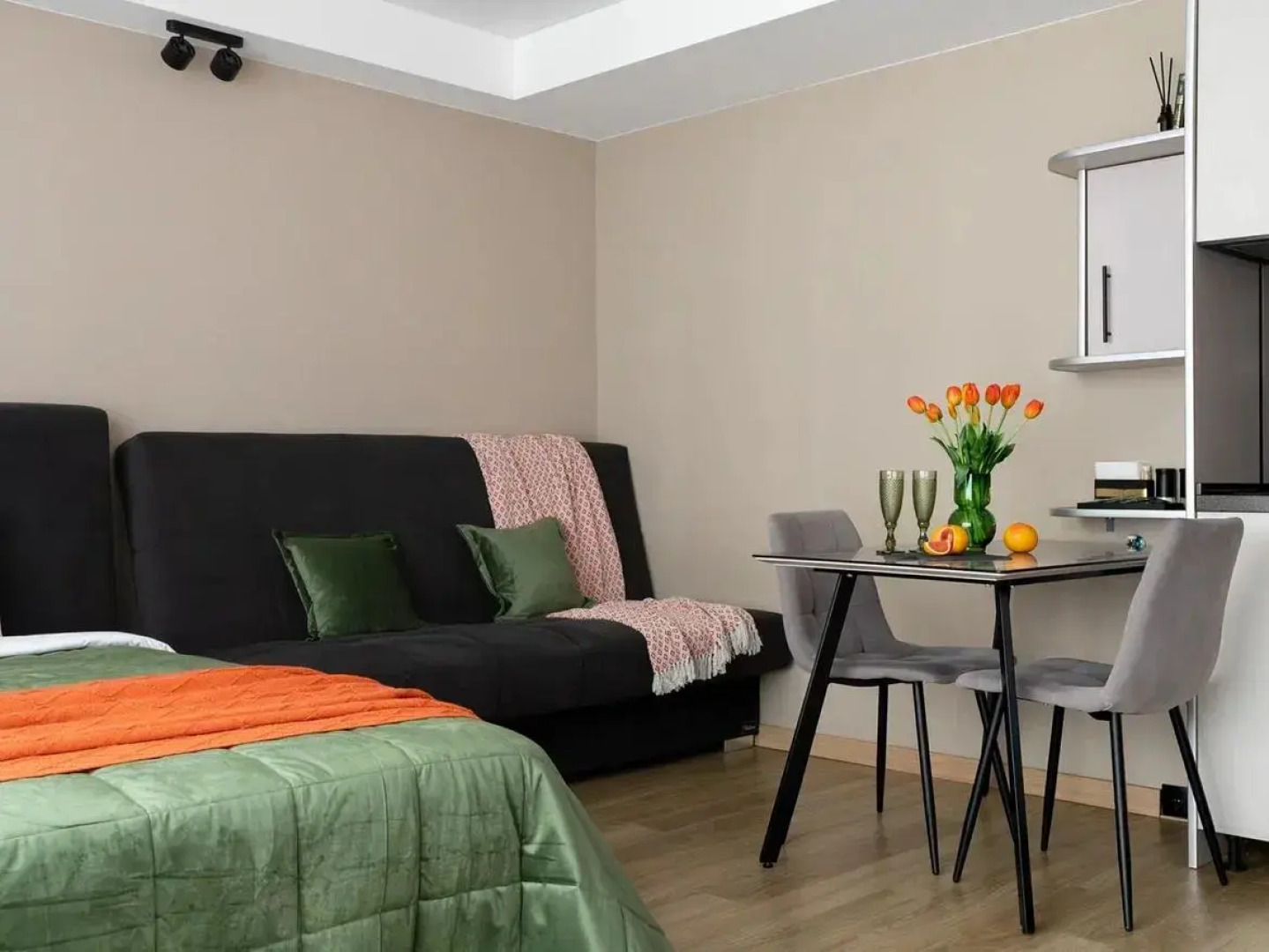 Апартаменты Granada Красивая Уютная Студия в Апарт-отеле VALO