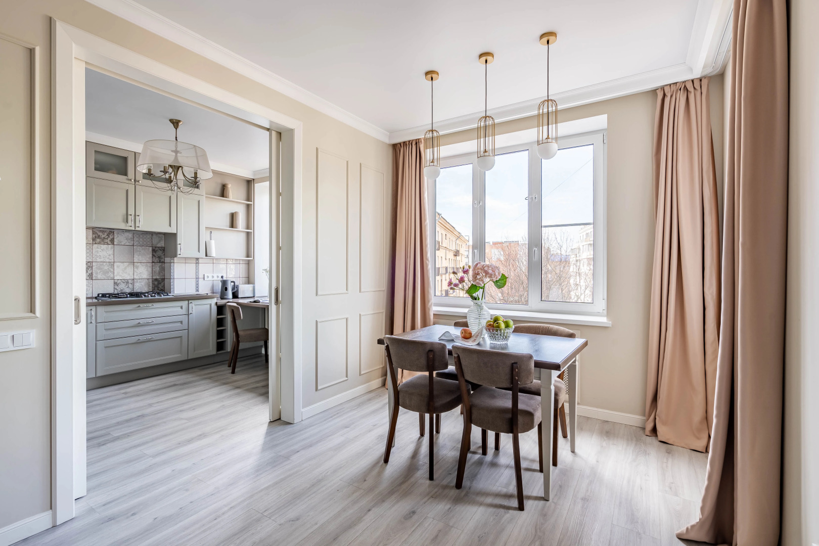 Апартаменты Четырехкомнатные YOUR APART с видом на домик Петра 1 и Неву