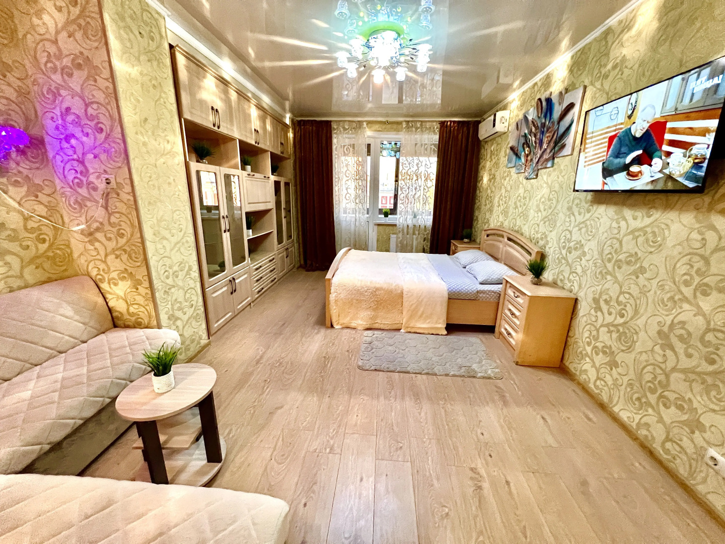 Апартаменты двухкомнатные в Центре Города на 5 этаже (рядом с набережной р. Волга) у ул. Арцыбушевская, 204