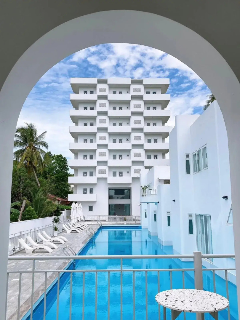 Отель The Up Phu Quoc