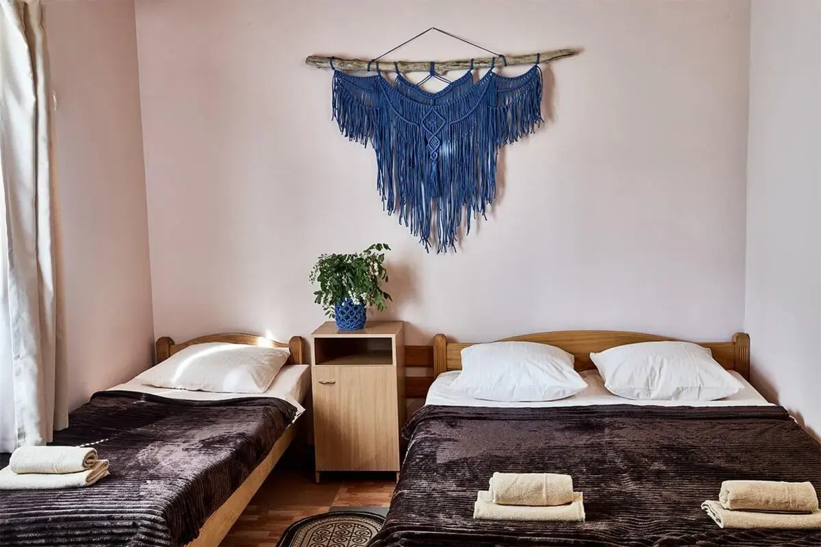 Отель Белый