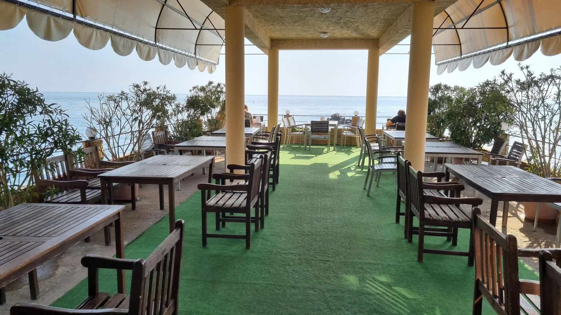 Курортный отель Корона