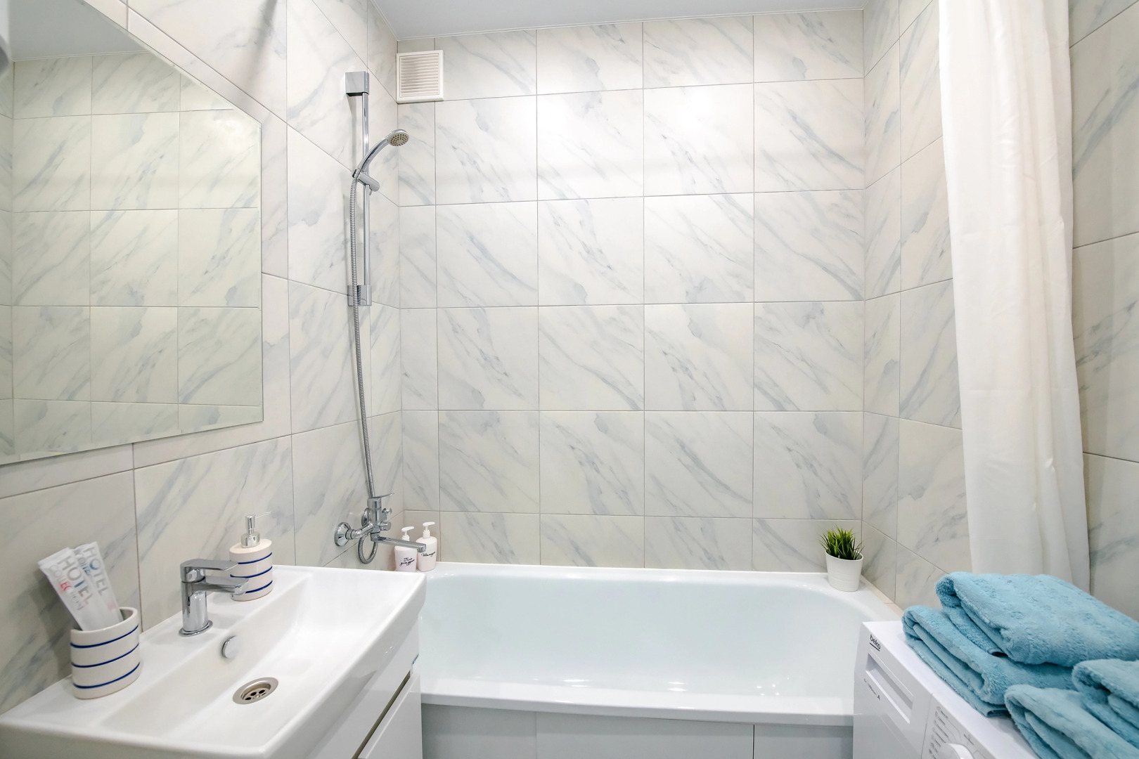 Апартаменты TopHouse на Брянской 18 двухкомнатные