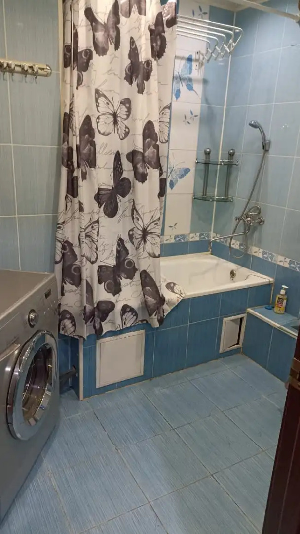 Апартаменты Розы Люксембург, 9