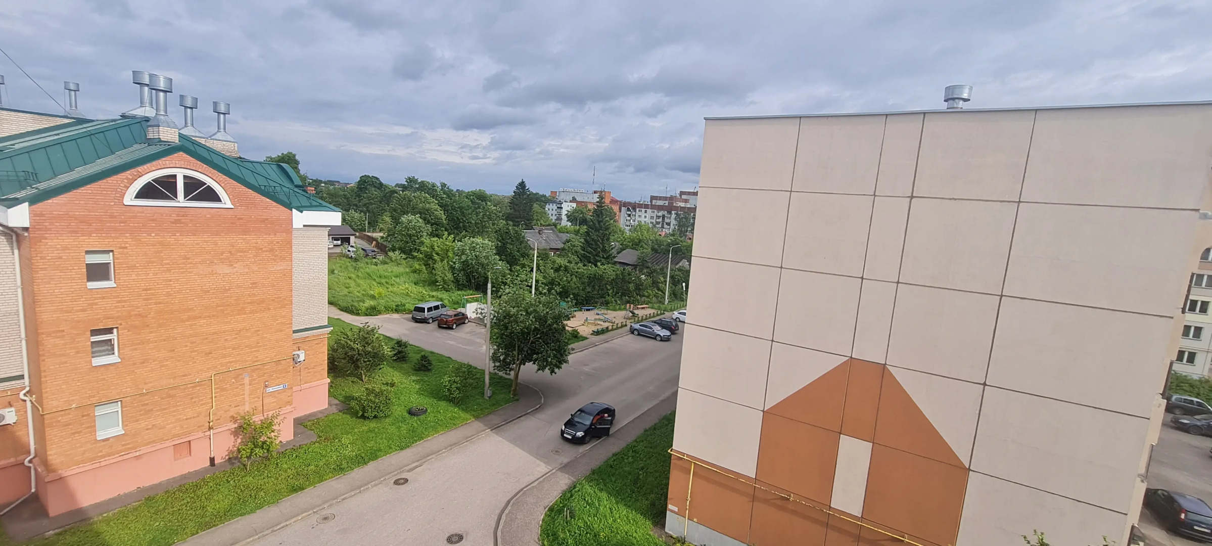 Квартира Уютная в Тихом Районе Возле Центра Города