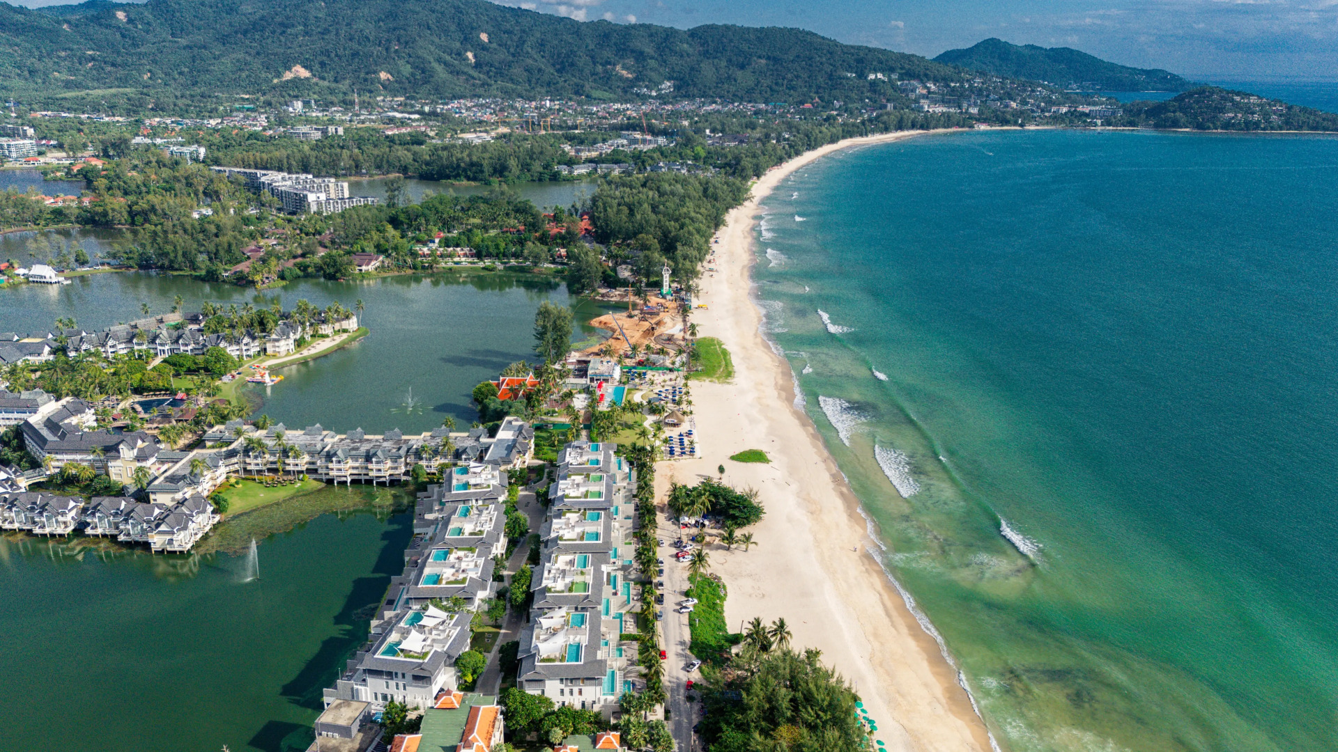 Прекрасные апартаменты с бассейном в Laguna Phuket