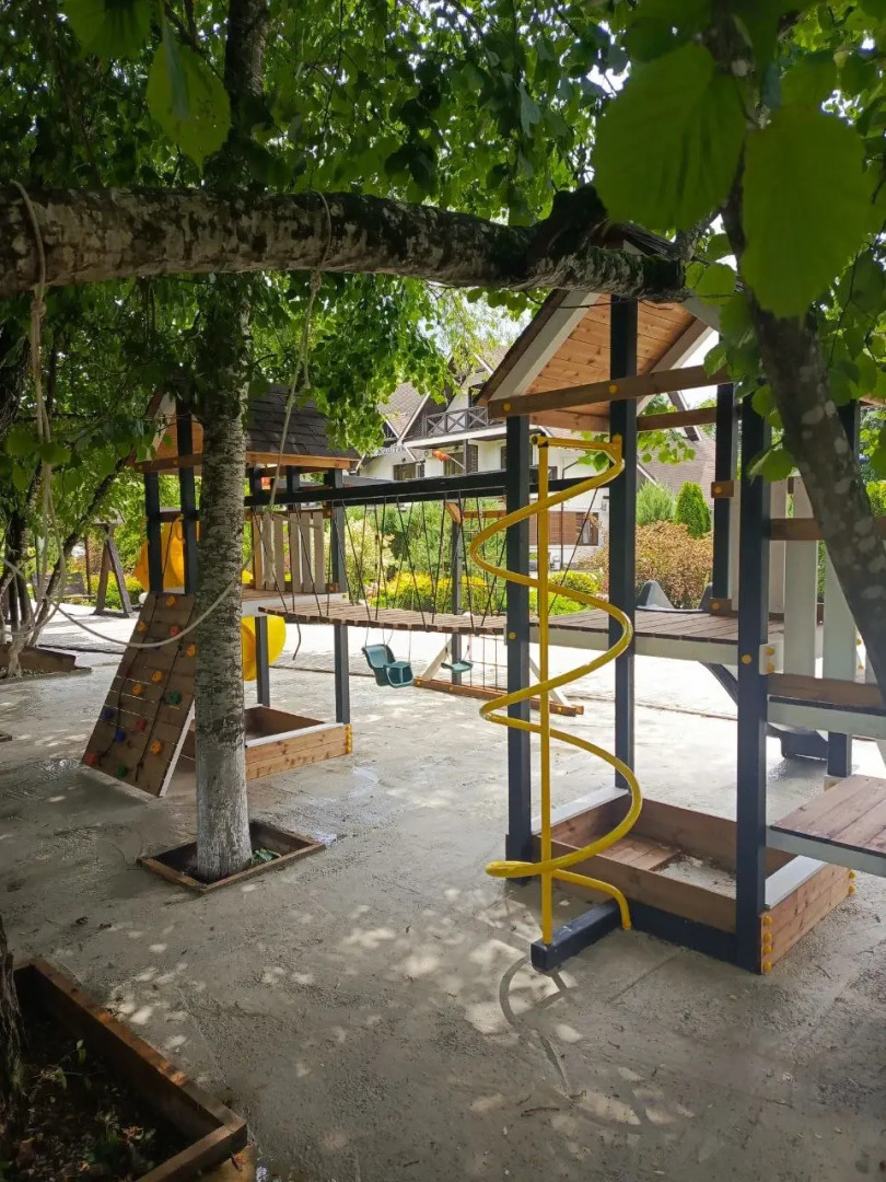 Отель Каштан