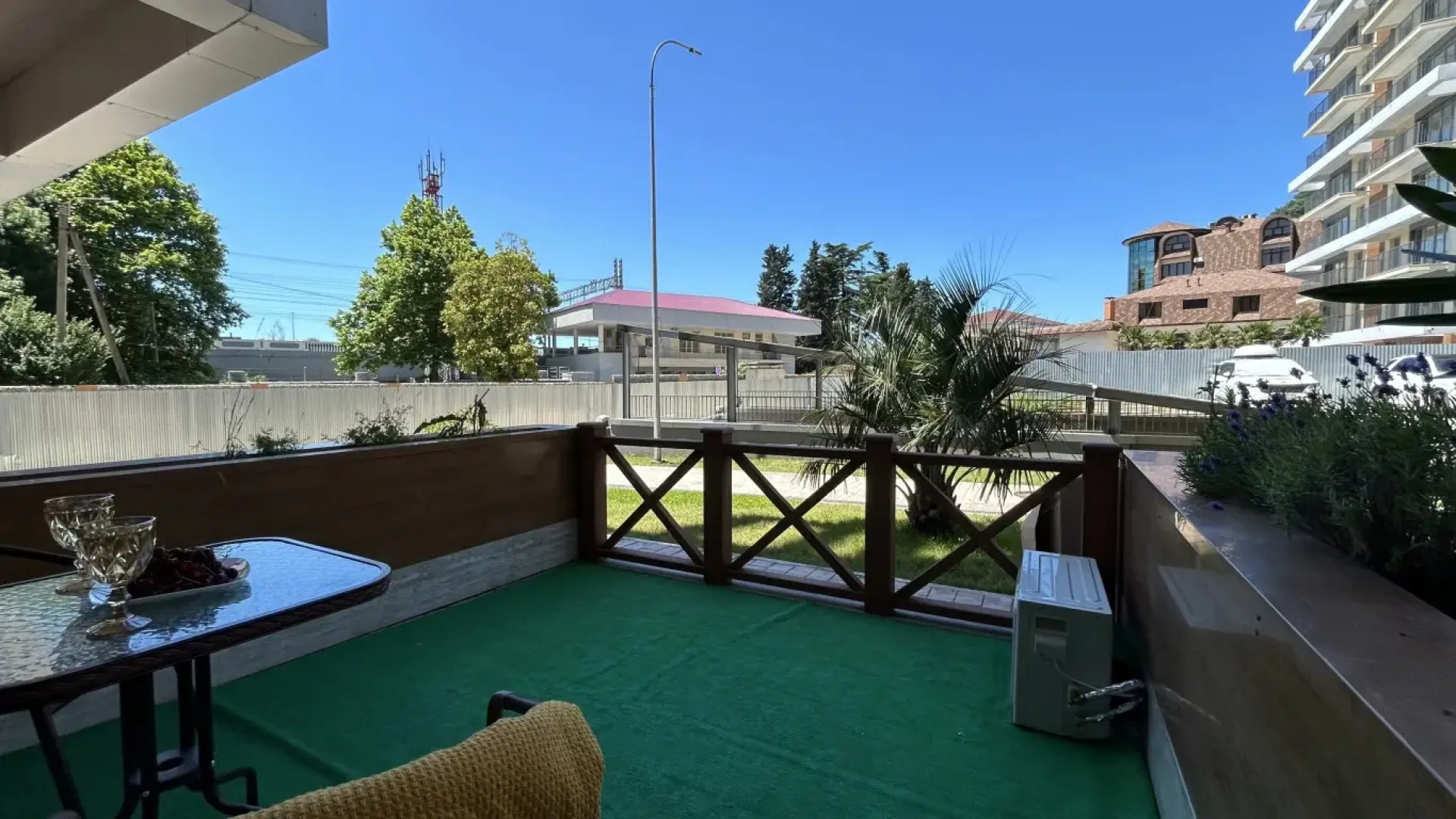 Квартира с террасой у моря