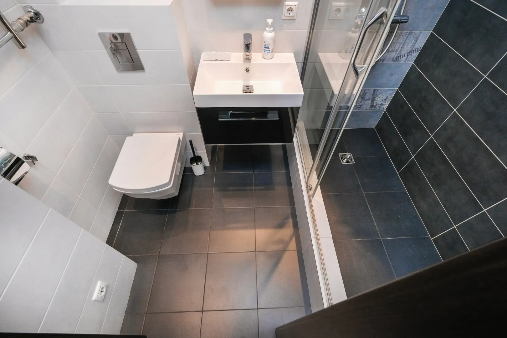 Апартаменты Домант Романова 60/1 (4)