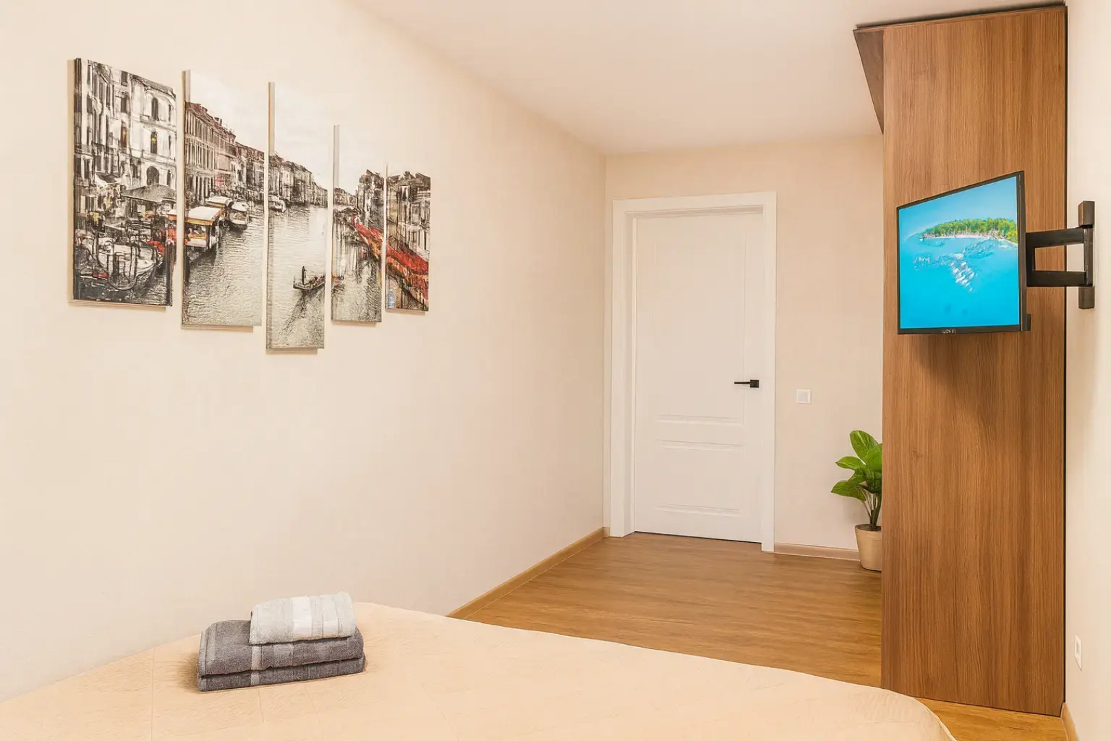 Квартира 2-х комнатная Около Метро Ленинская