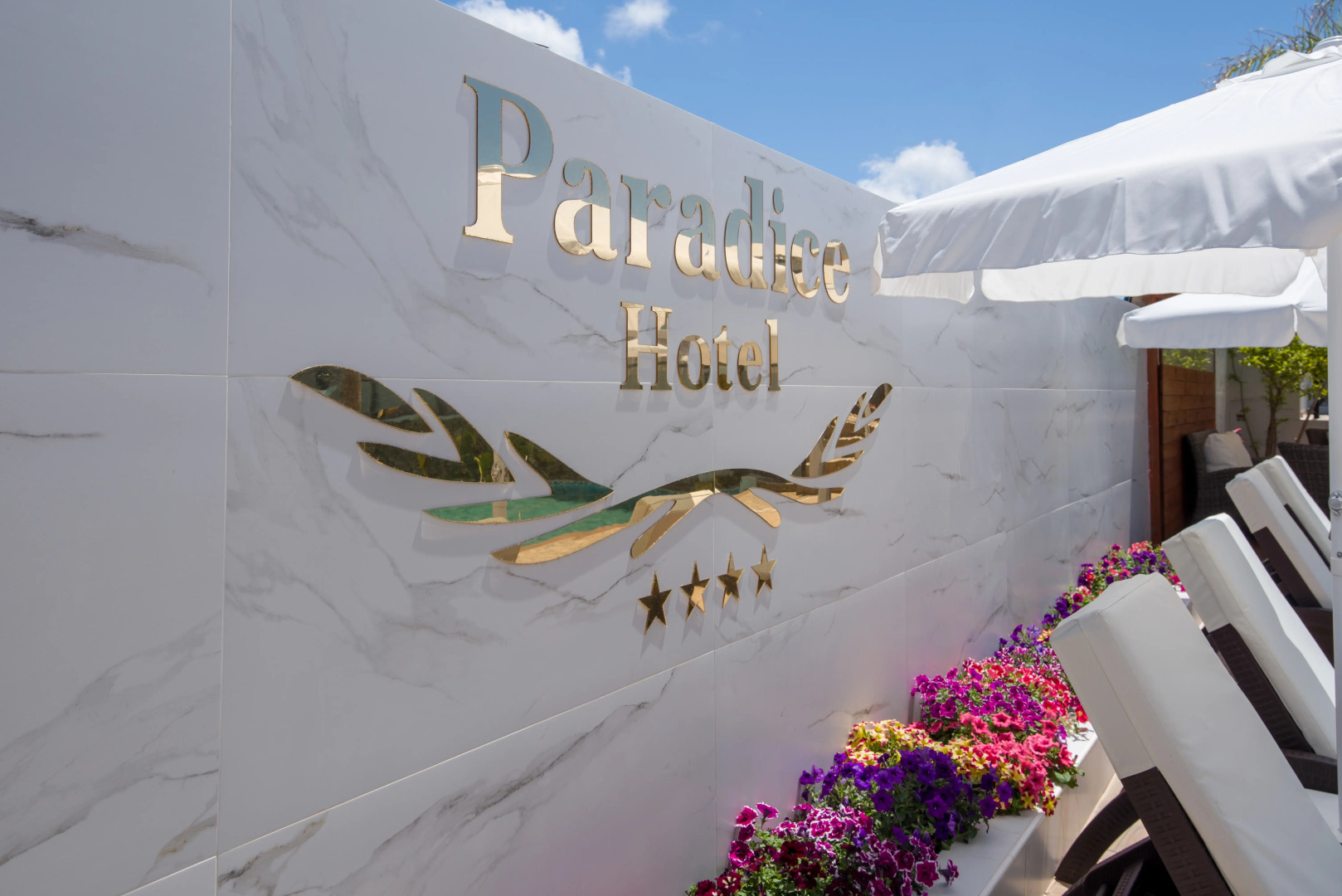 Отель Paradice Luxury Suites