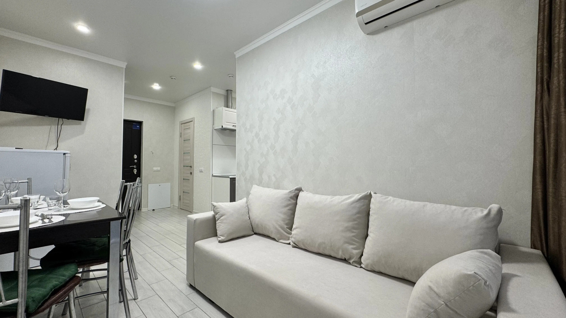 Квартира Евро 2-ком 01 у Казино я на Море