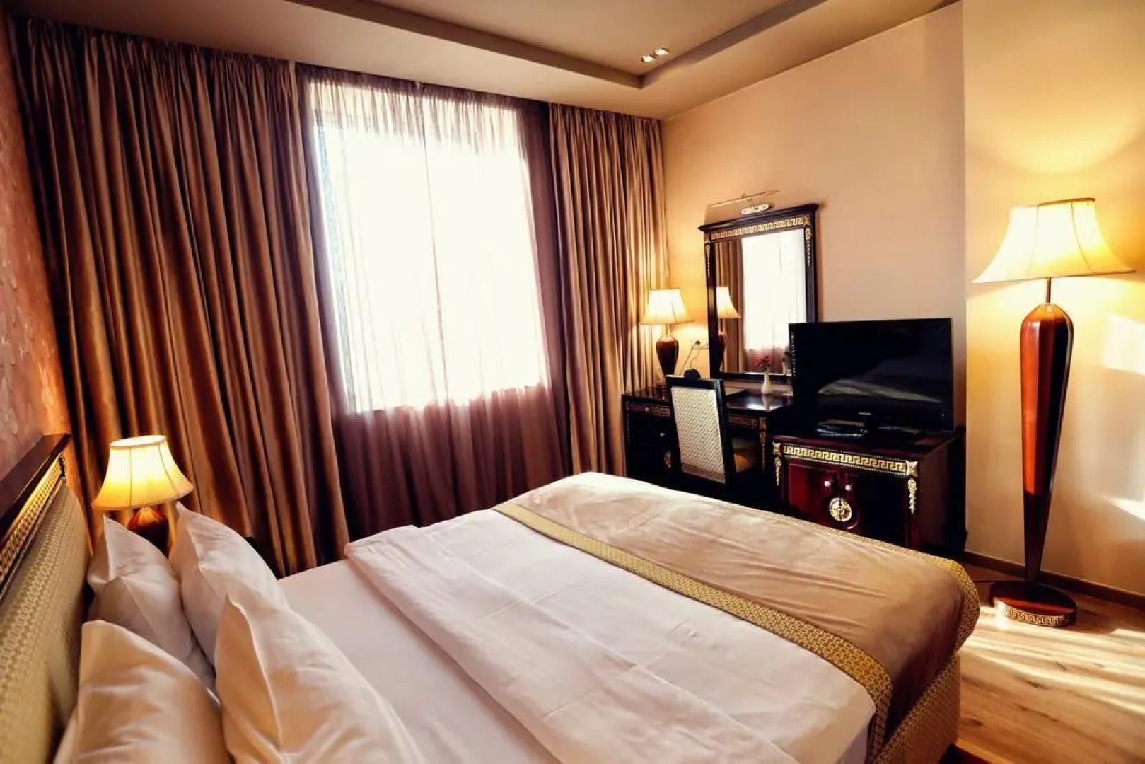 Отель Europa Grand