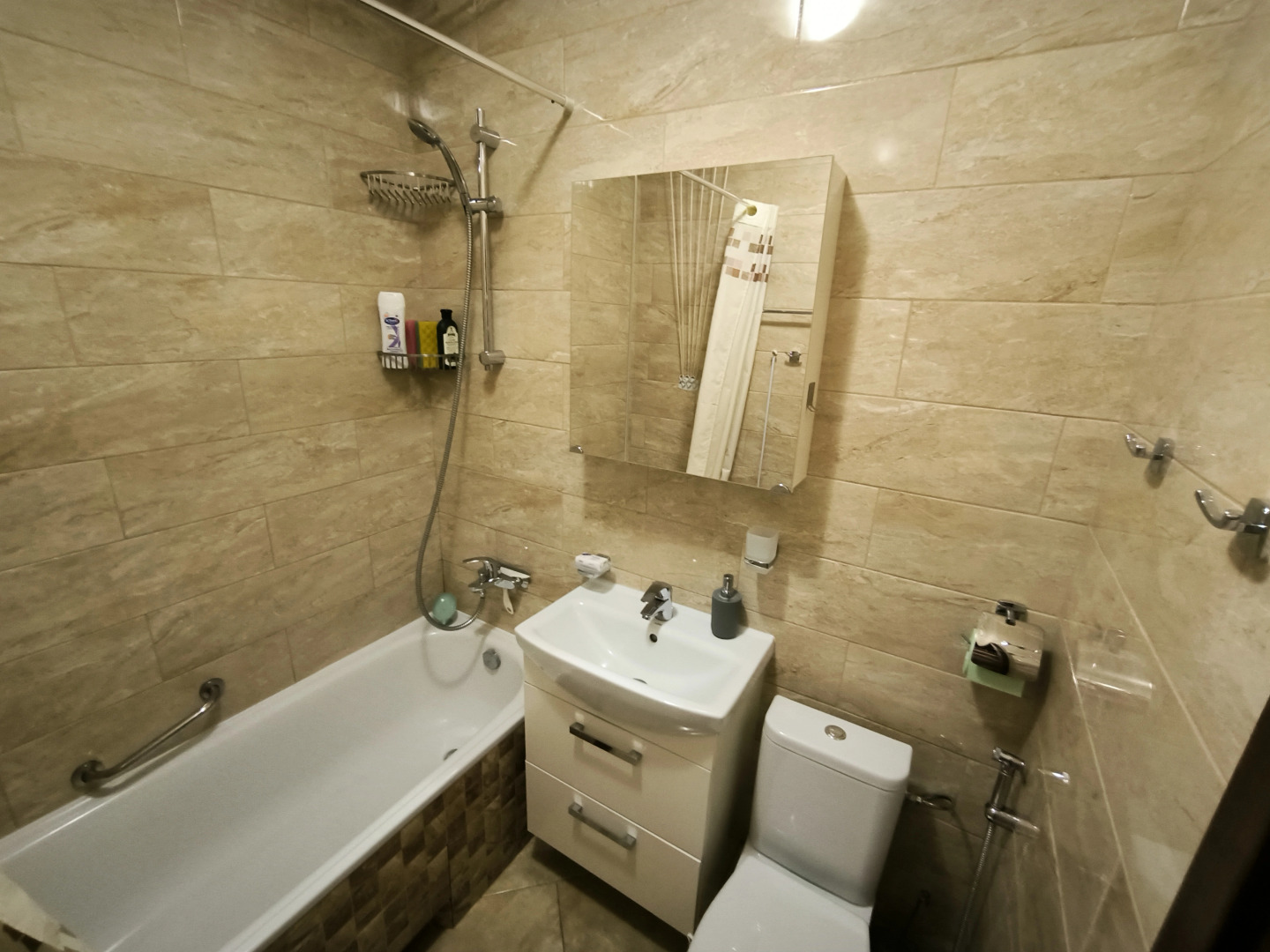 Апартаменты на 8-м этаже в центре, 70 кв. м.