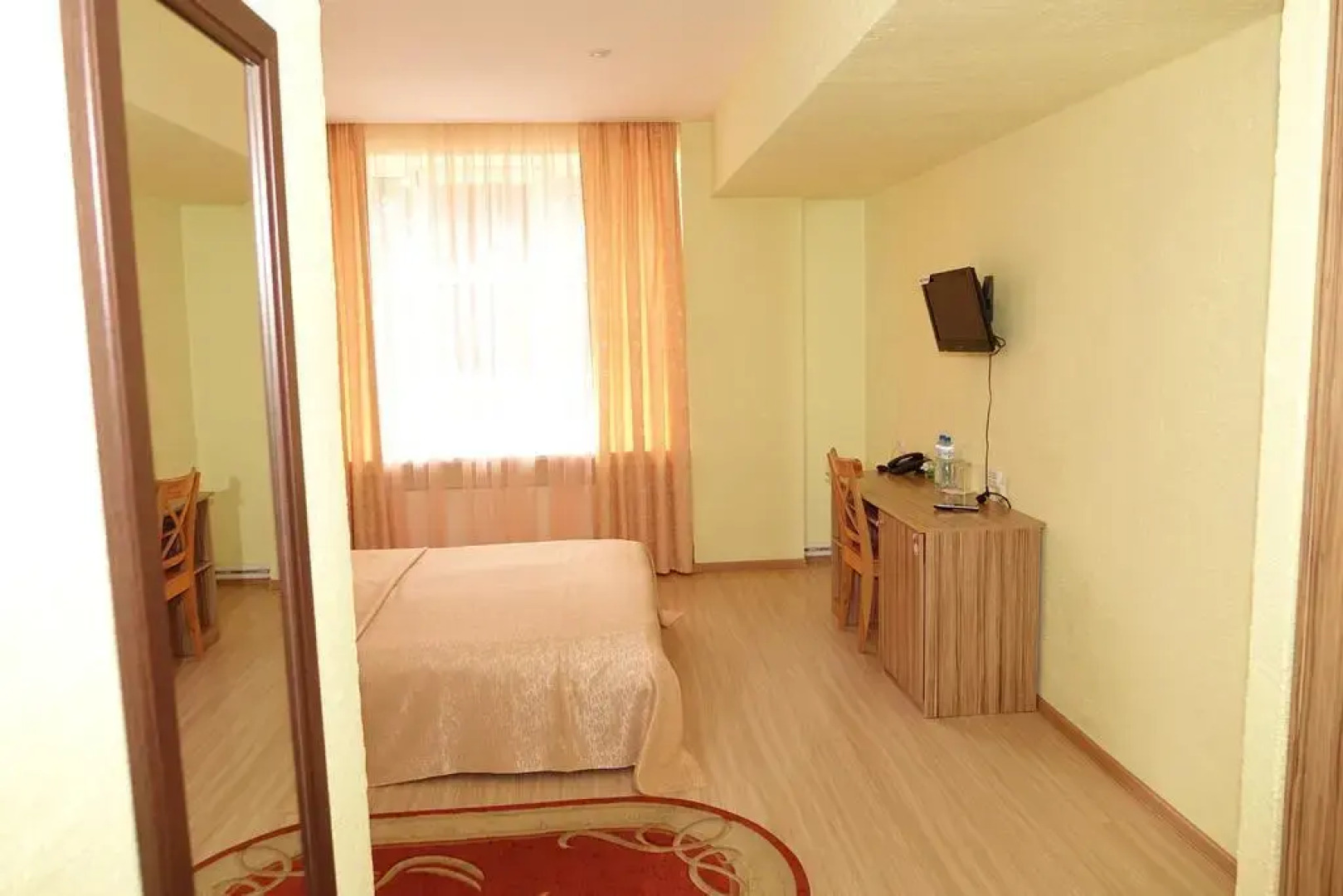 Отель Тихий Дворик