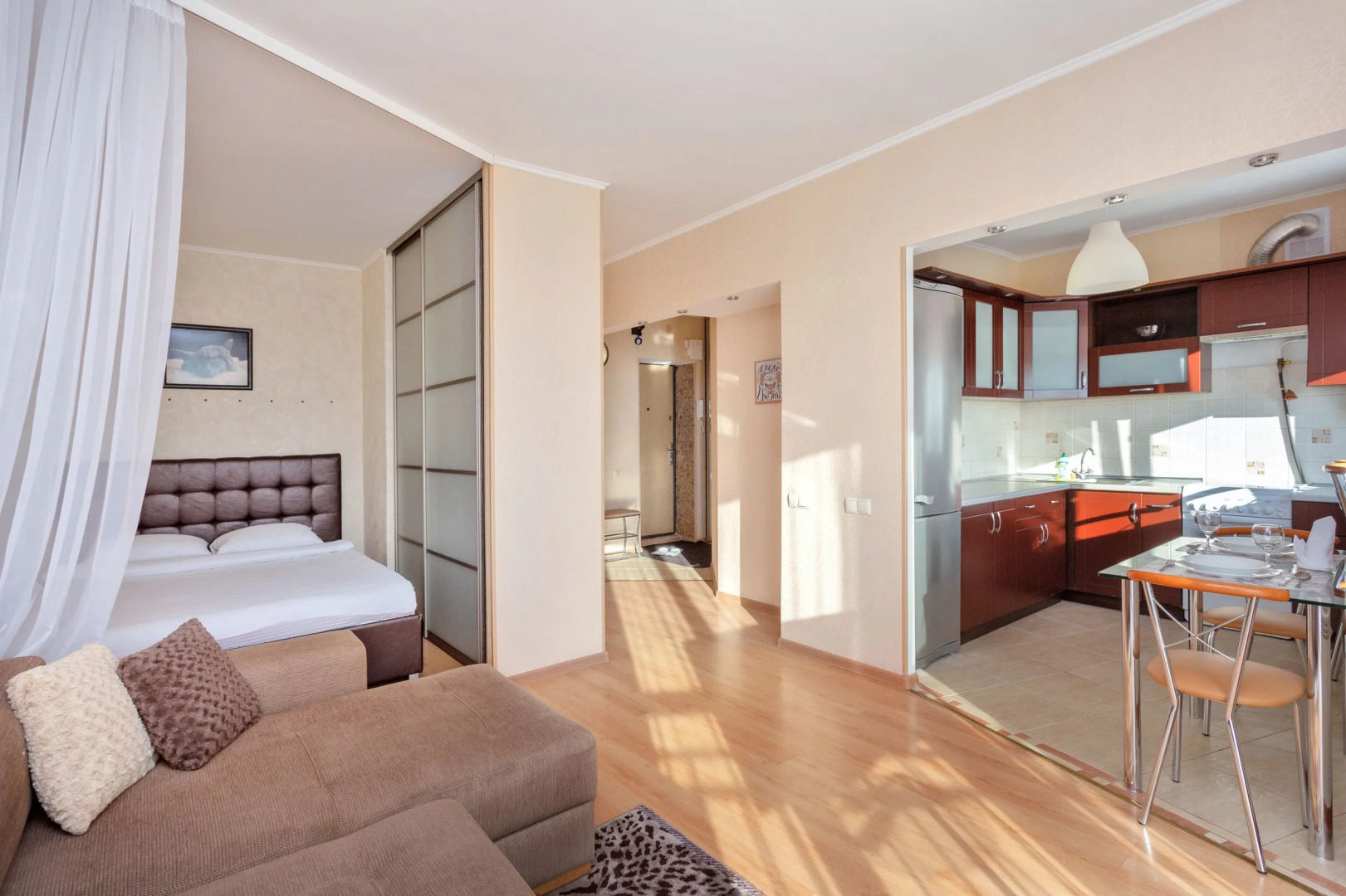 Апартаменты Румер Студио в центре с видом на город