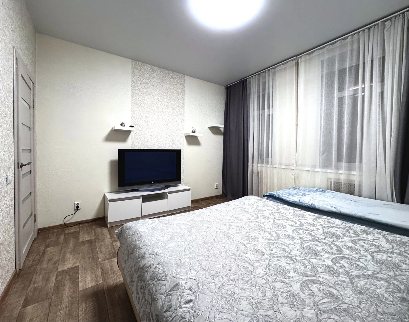 Квартира 2-комнатная Cтудия Yarapartments на Октября 11