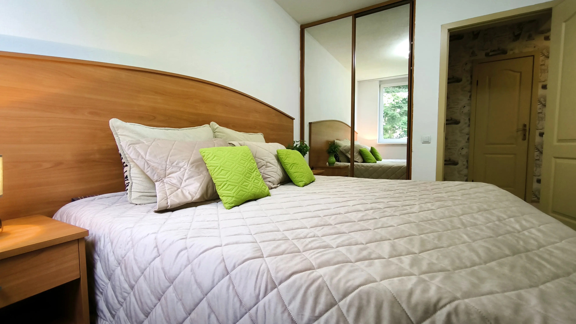 Апартаменты Двухкомнатные Зеленый Двор Беседка Центр