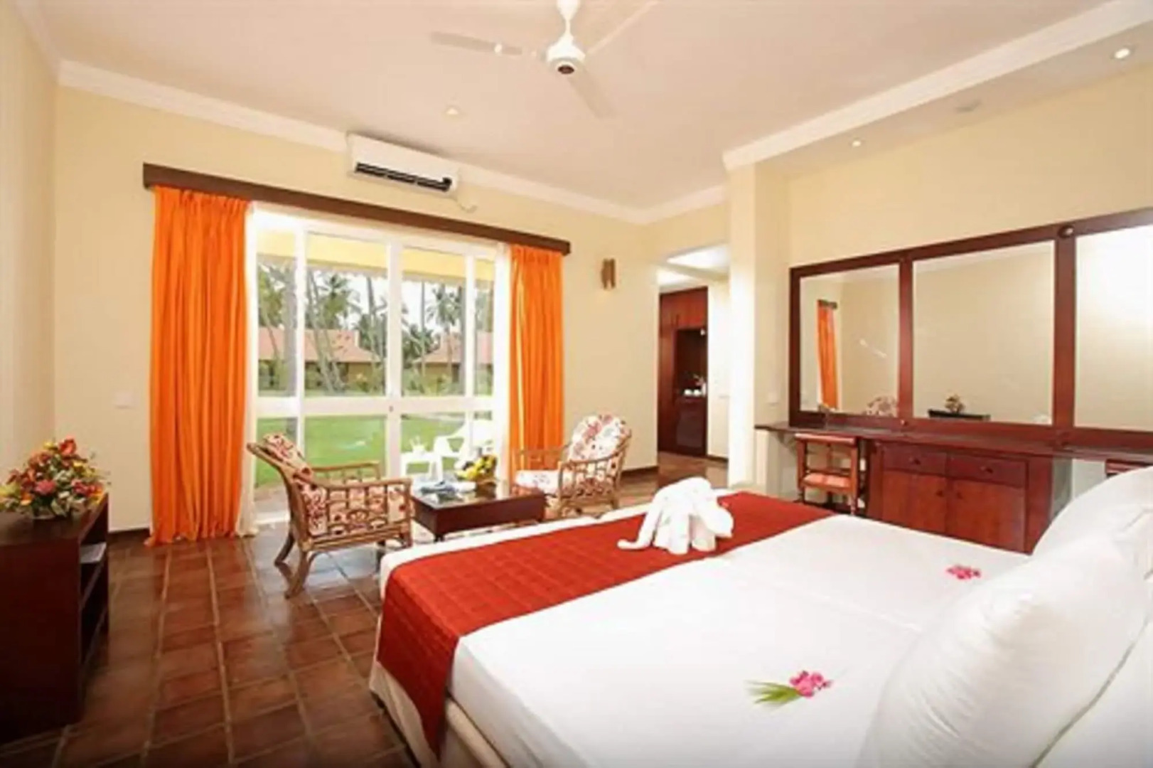 Курортный отель Club Palm Bay