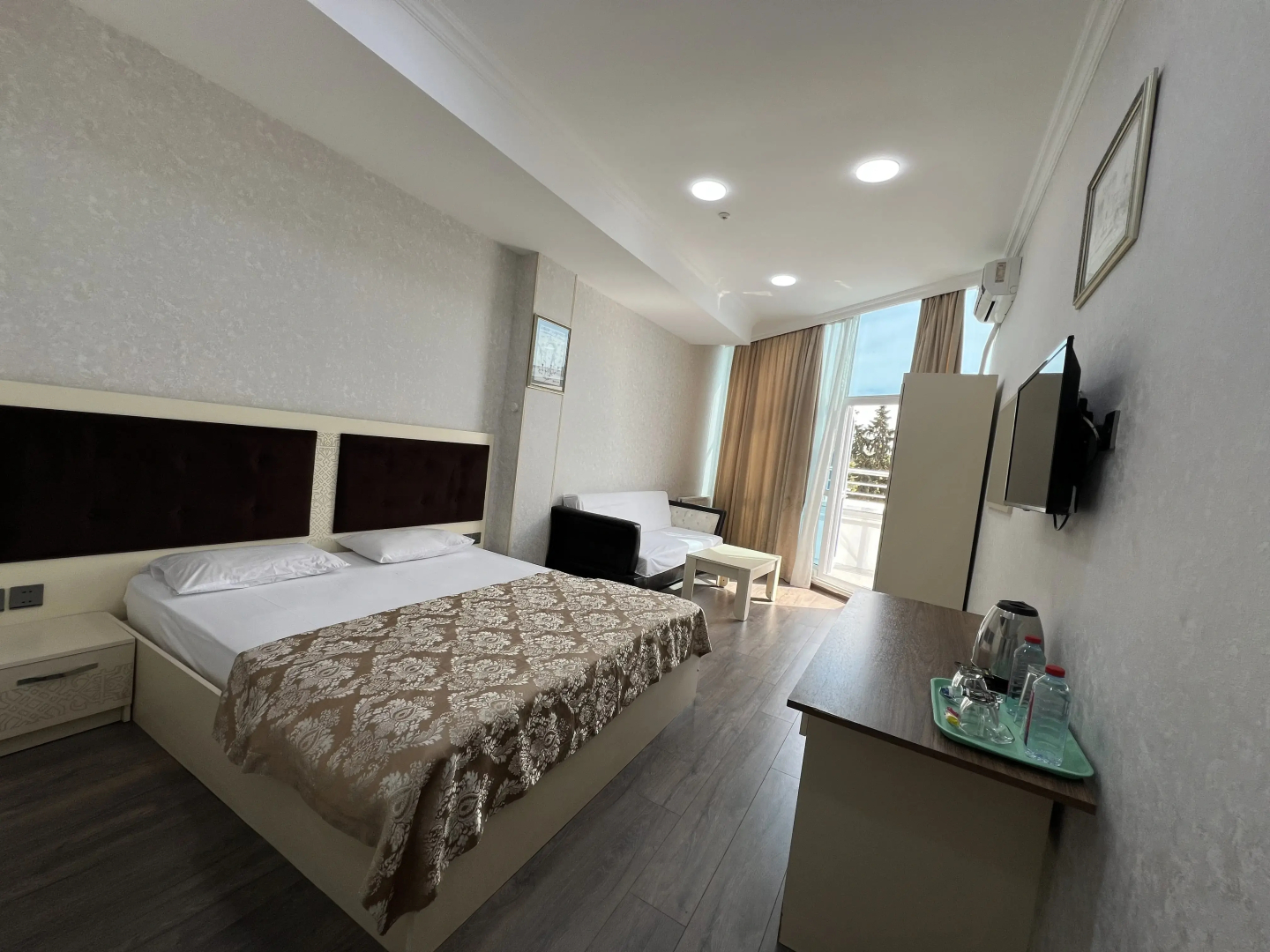 Bulvar Inn Hotel