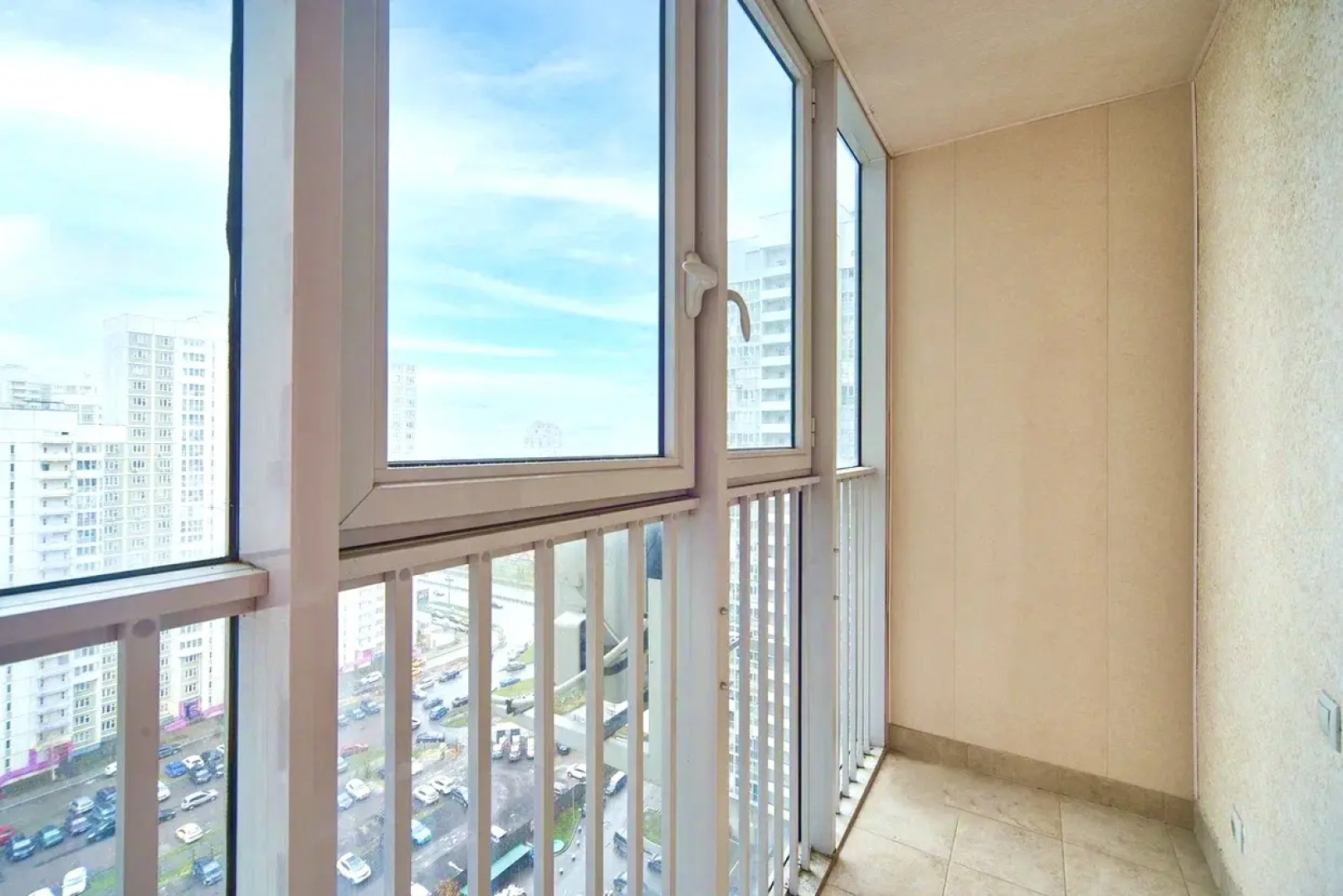 Апартаменты Уютная Студия с большой лоджией в доме бизнес-класса