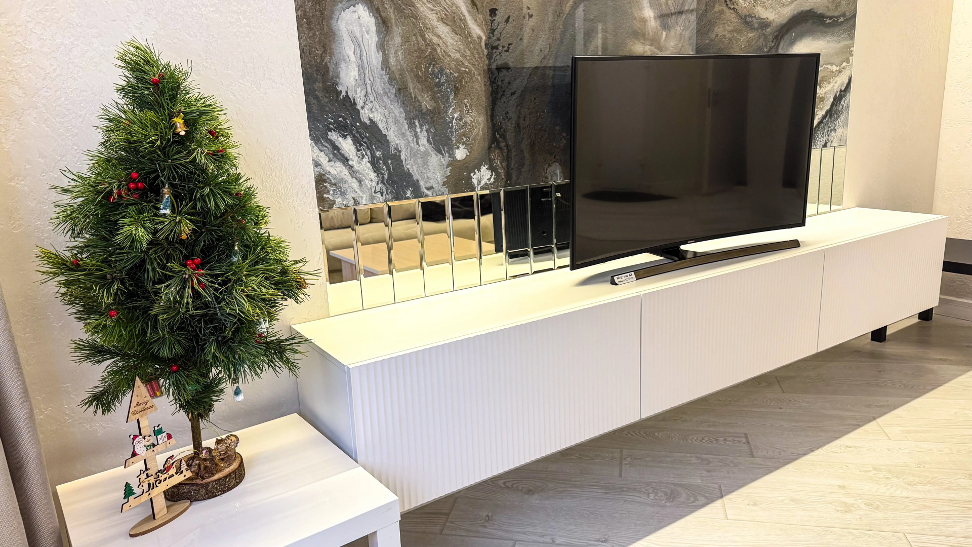 Апартаменты на Чкалова после ремонта, 2 комнаты: гостиная и спальня